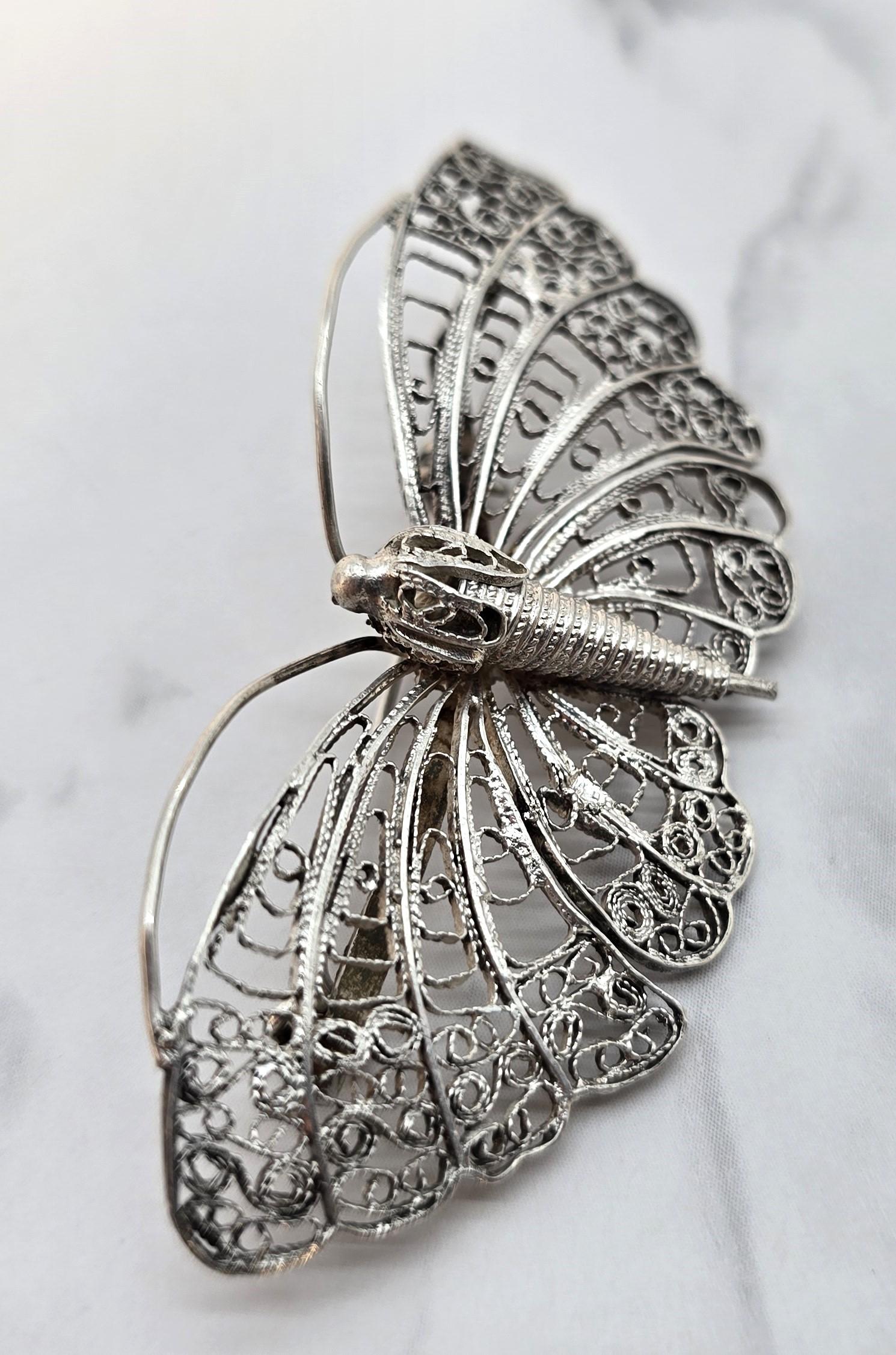 Antiguo/vintage broche de mariposa de filigrana de plata, circa 1930 en Bueno estado para la venta en Central England, GB