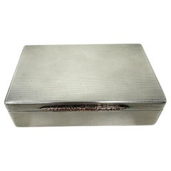 Antiguo joyero vintage de plata maciza A. Wilcox 1922
