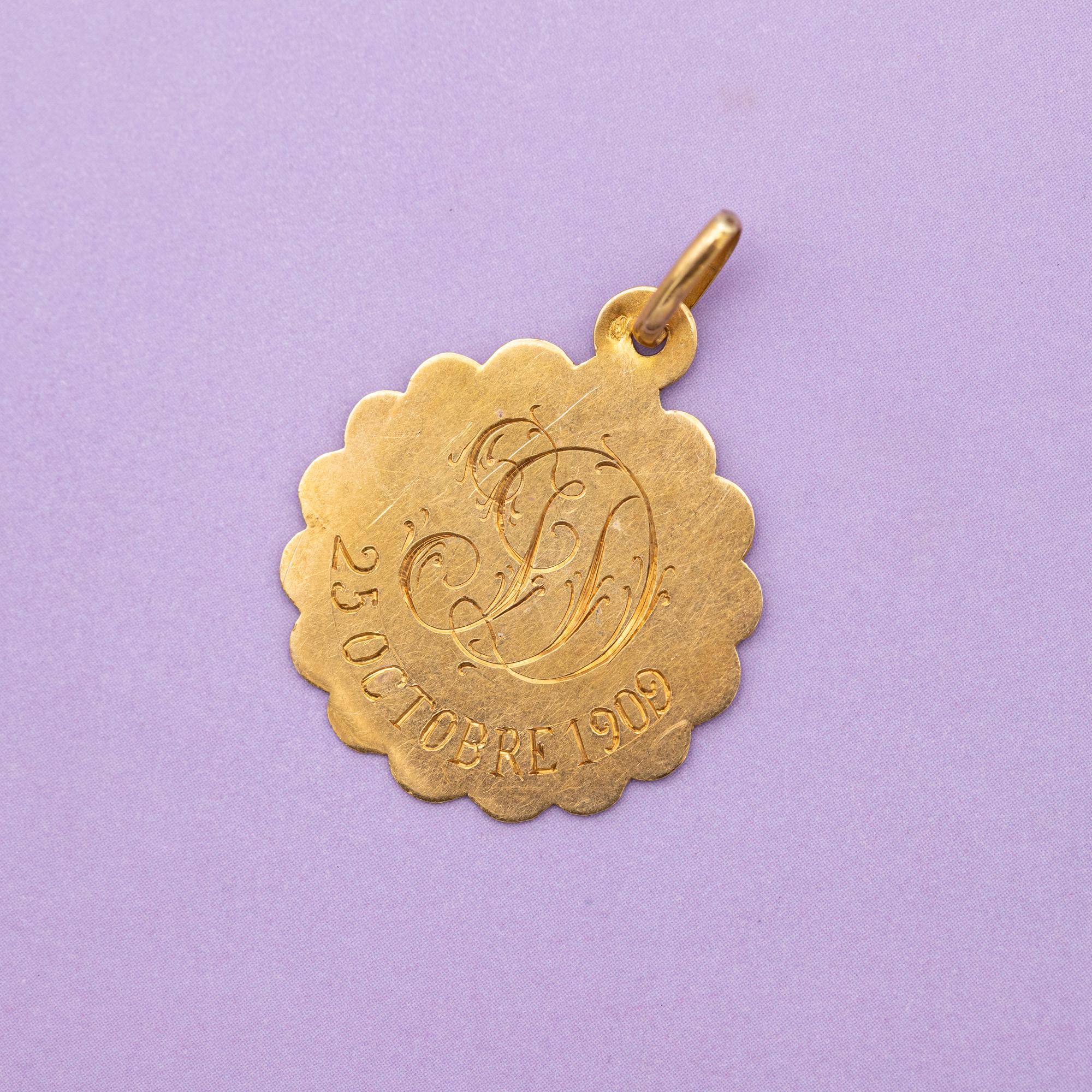 18k gold virgin mary pendant