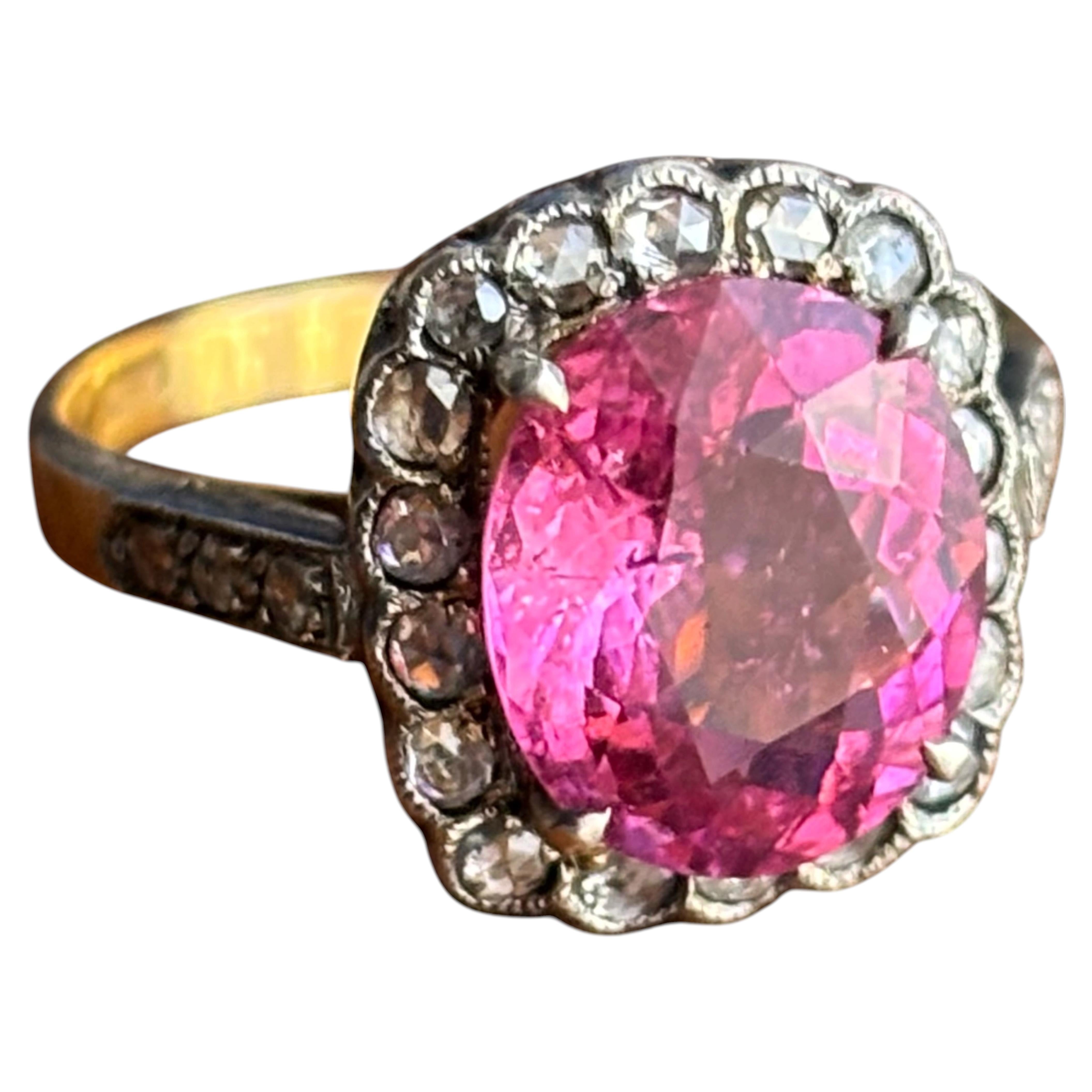 Bague ancienne en forme de grappe avec tourmaline Vivid Diamonds et diamant taillé en rose. Début de la période édouardienne