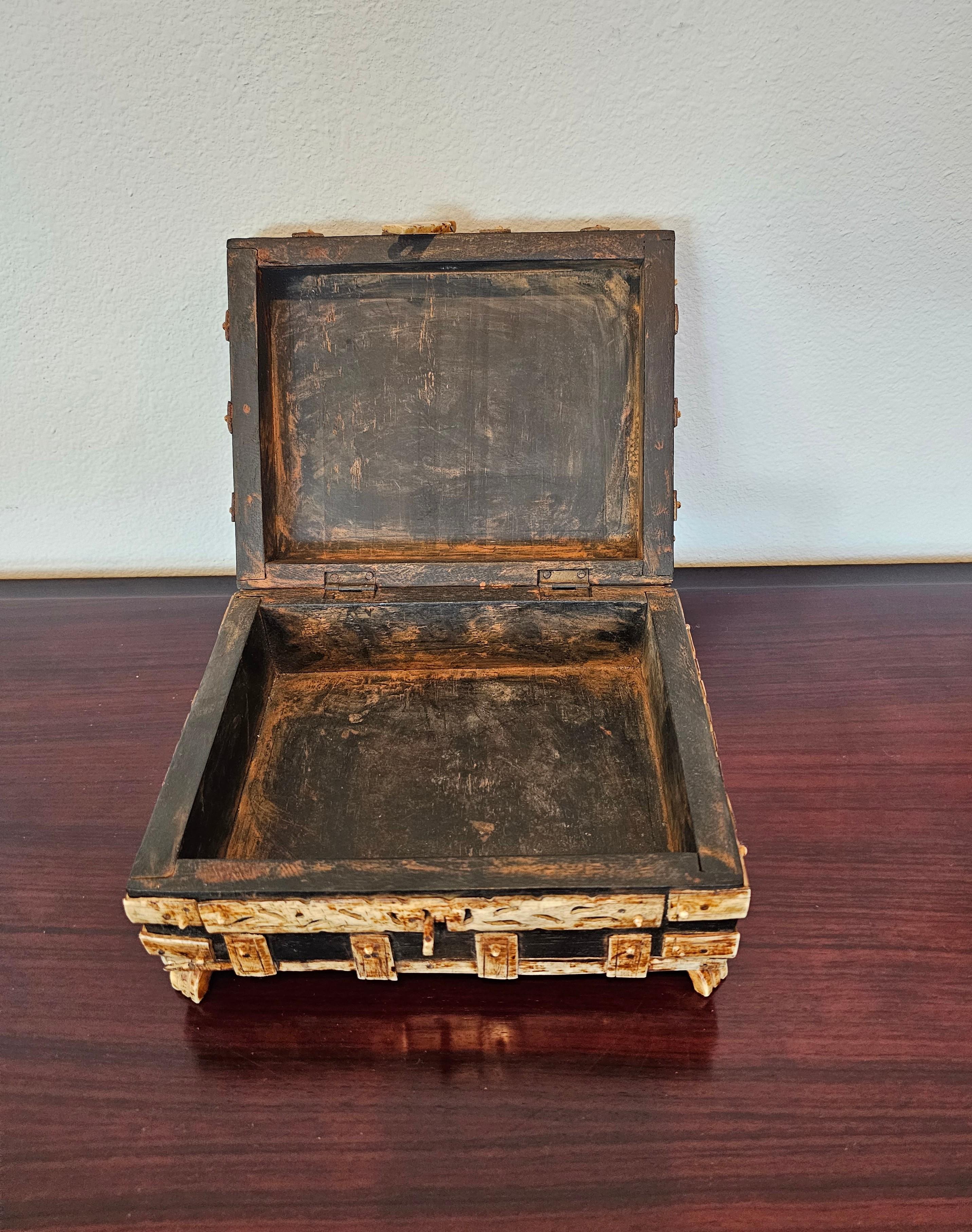 Antique Vizagapatam India Table Box Ebonized Wood & Bone Carvings For Sale 4
