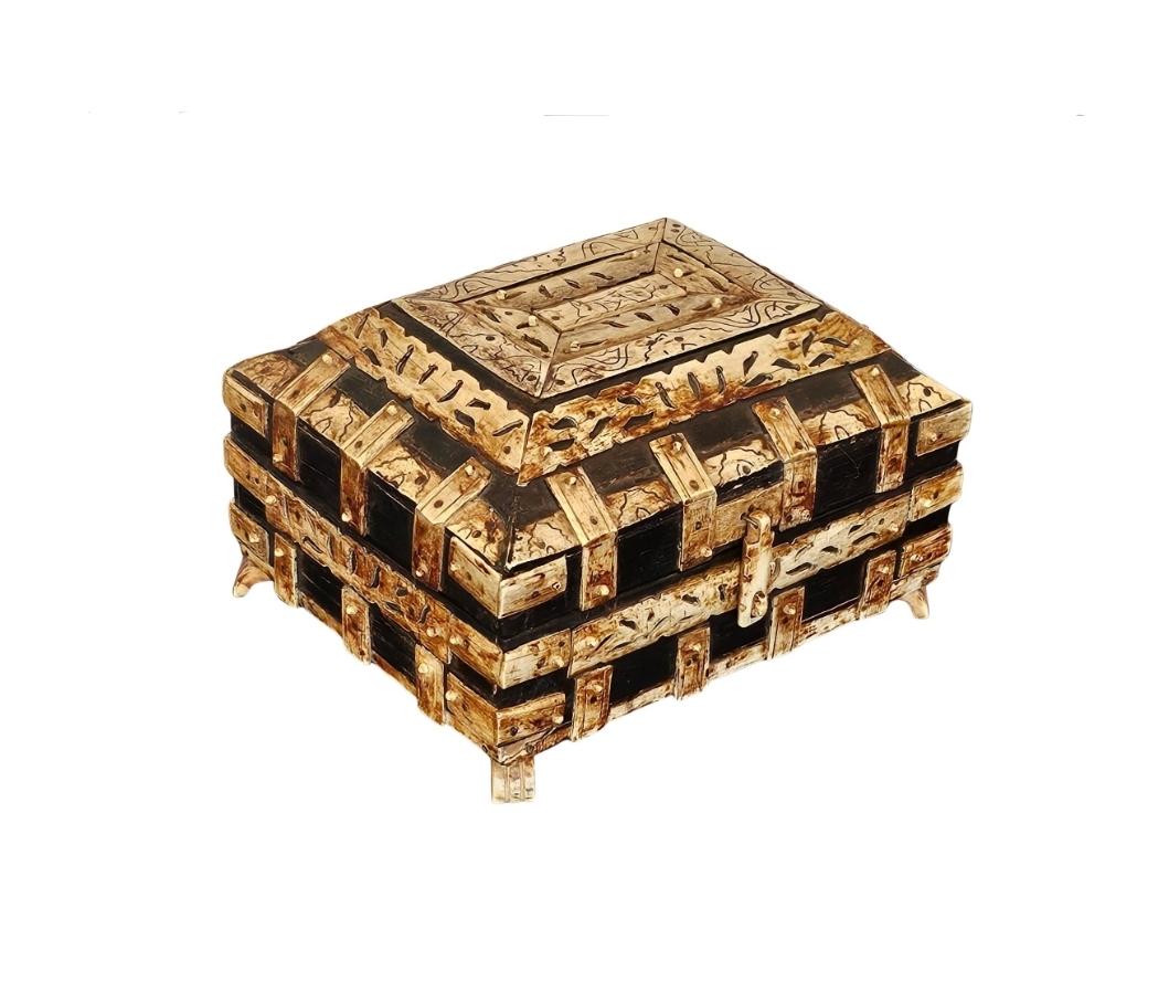 Antique Vizagapatam India Table Box Ebonized Wood & Bone Carvings For Sale 10