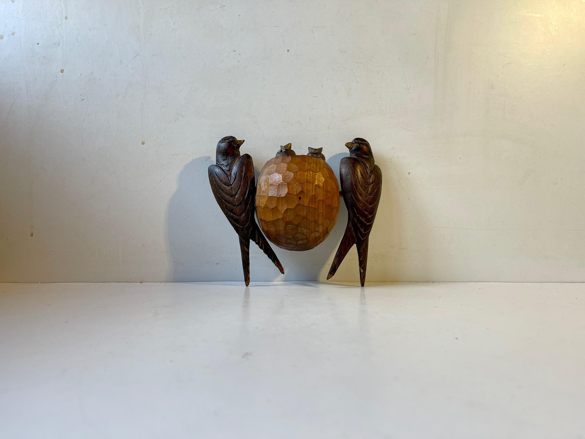 Antique Volk Art Wall Figurine Nesting Swallows, 19th Century In Good Condition In Esbjerg, DK