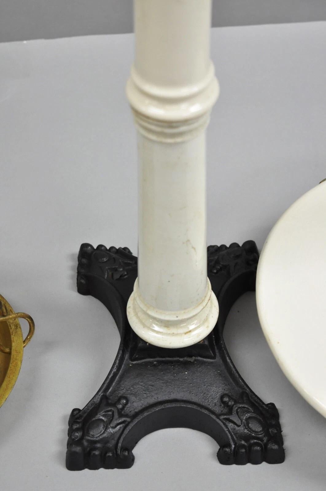 Antigua balanza inglesa victoriana de latón y porcelana W & T Avery Vaciado en venta