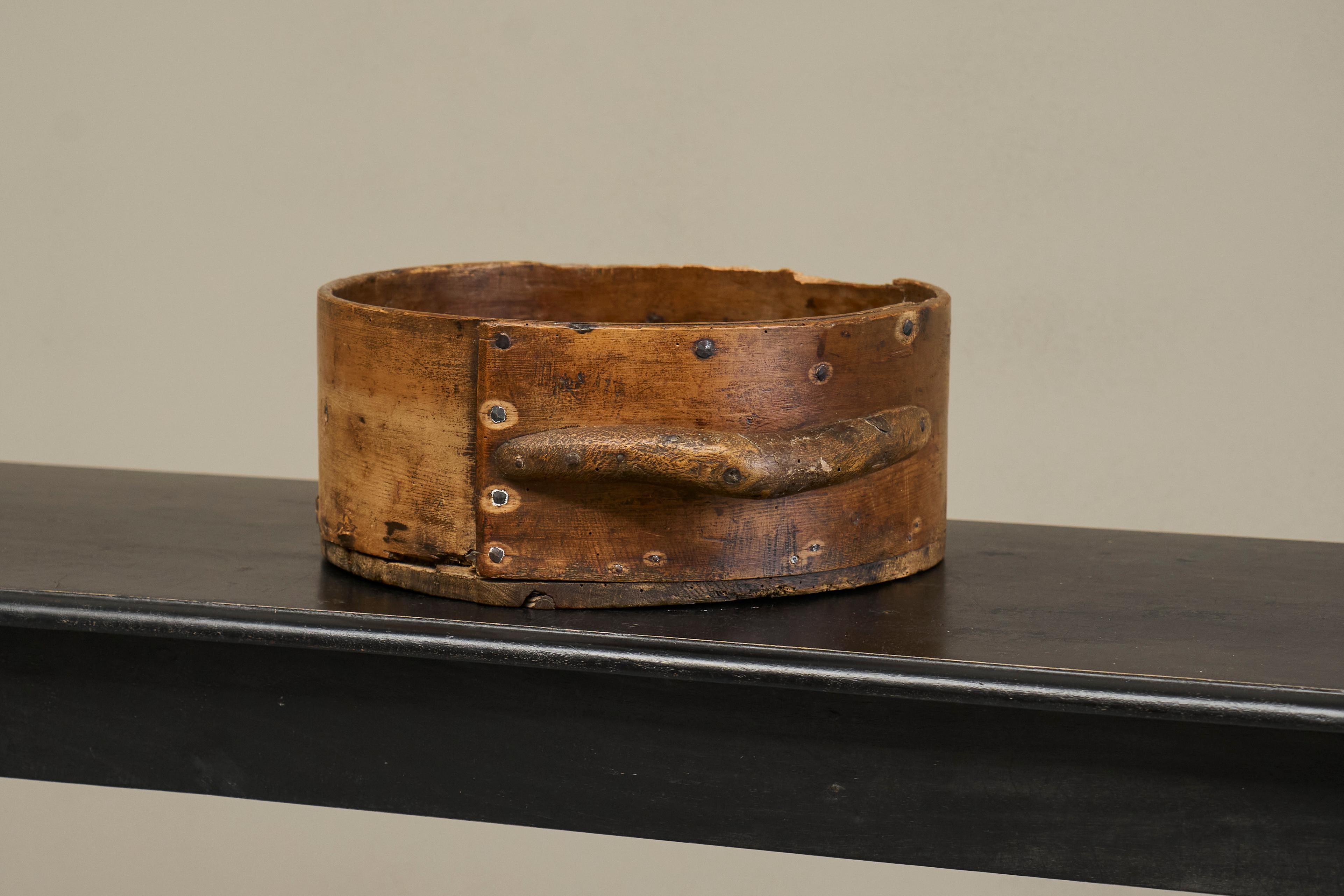 Antica ciotola o centrotavola Wabi Sabi in Wood con manico del XIX secolo in vendita 4