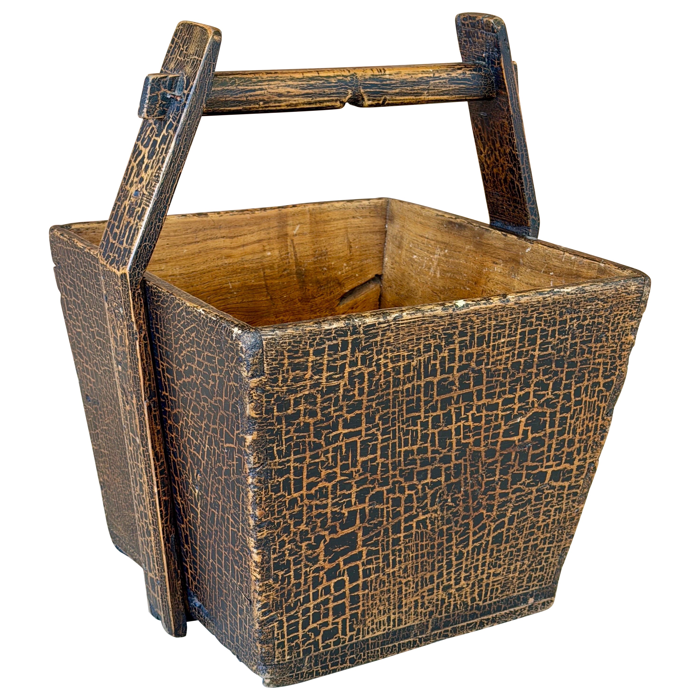 Seau à riz ancien de style wabi-sabi, peint avec un effet craquelé en vente