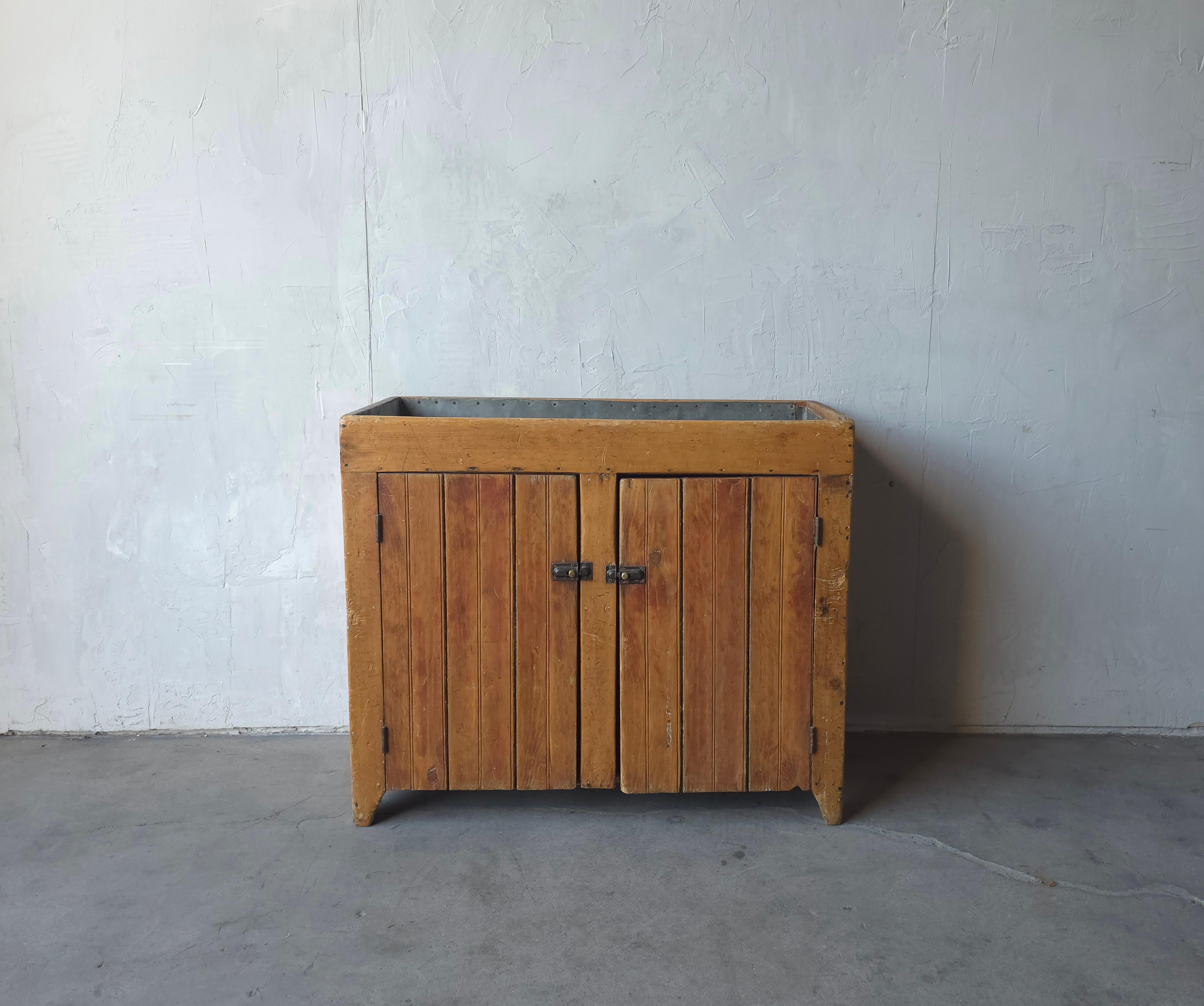 Primitivo Antico mobile lavabo Wabi Sabi a secco in vendita