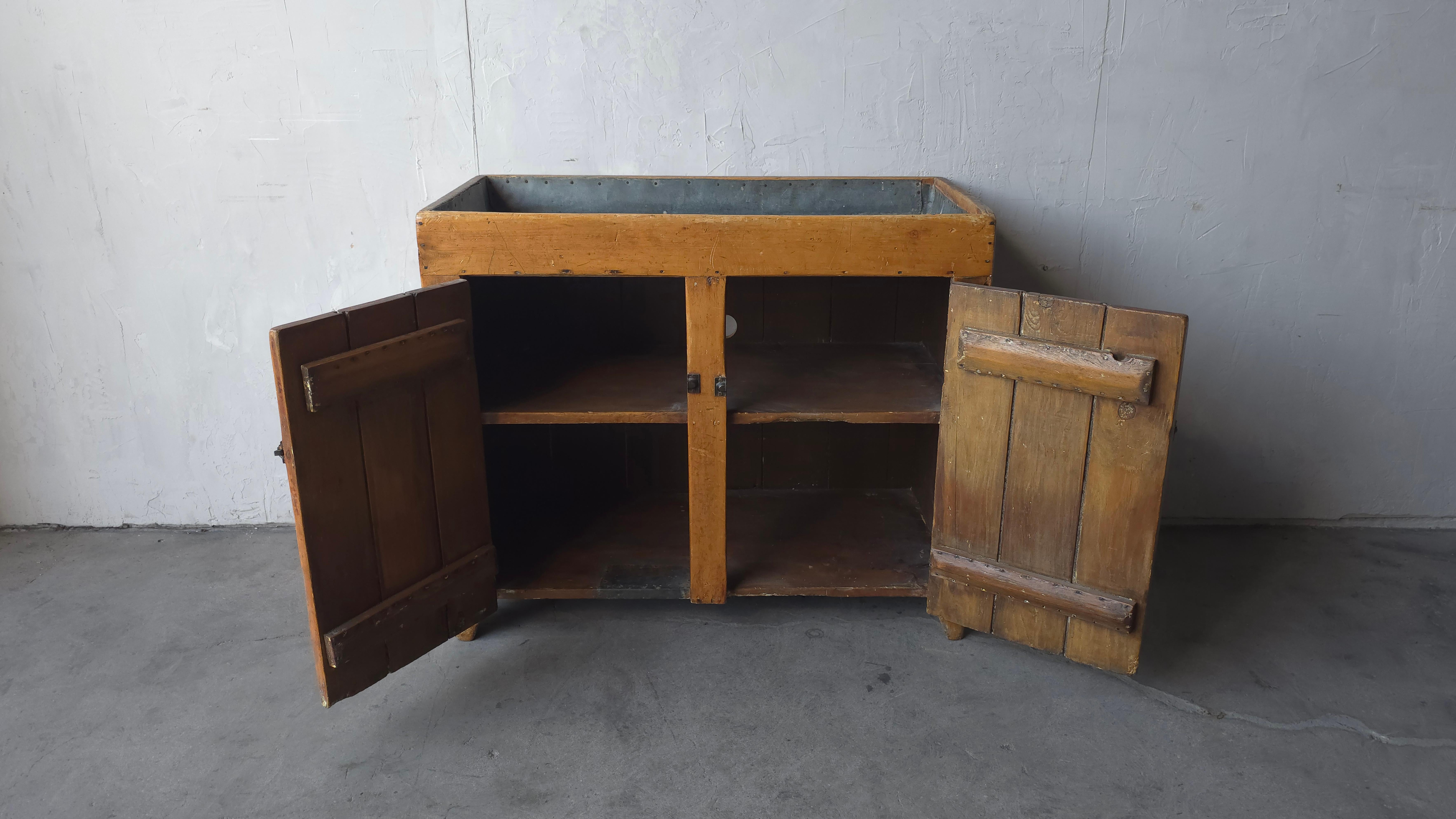 XX secolo Antico mobile lavabo Wabi Sabi a secco in vendita