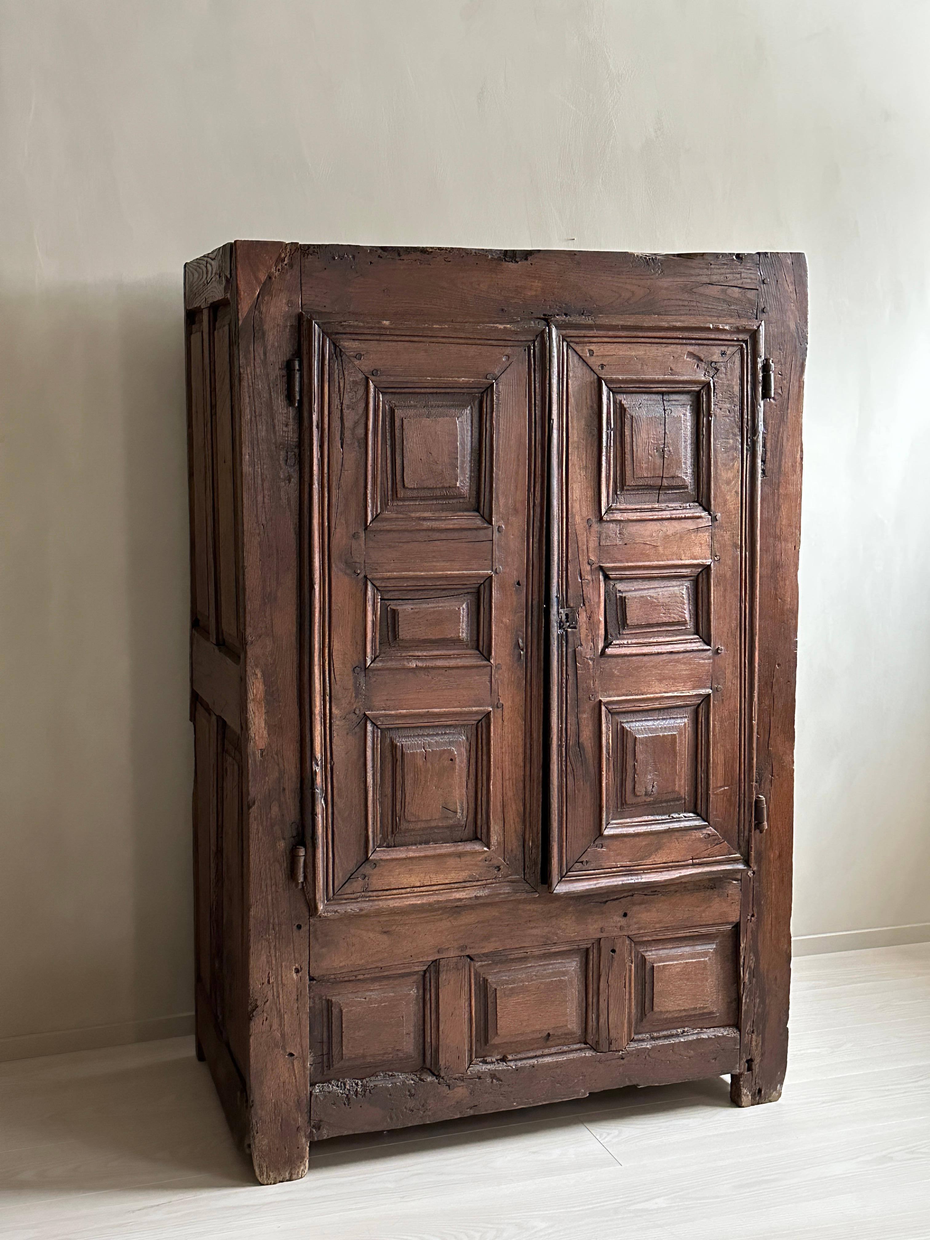 Antique Wabi Sabi Oak Cabinet, France, 1700s In Fair Condition In Hønefoss, 30