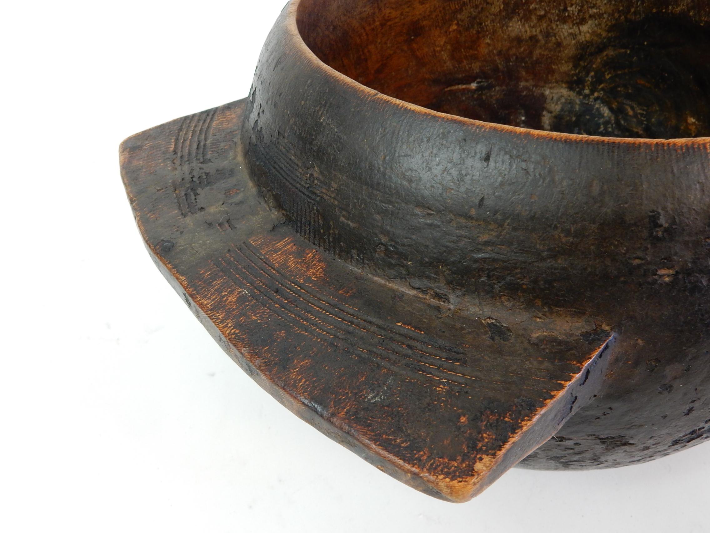 Anglo-japonais Bol à boissons antique Wabi Sabi à poignée ronde en bois mixte en vente