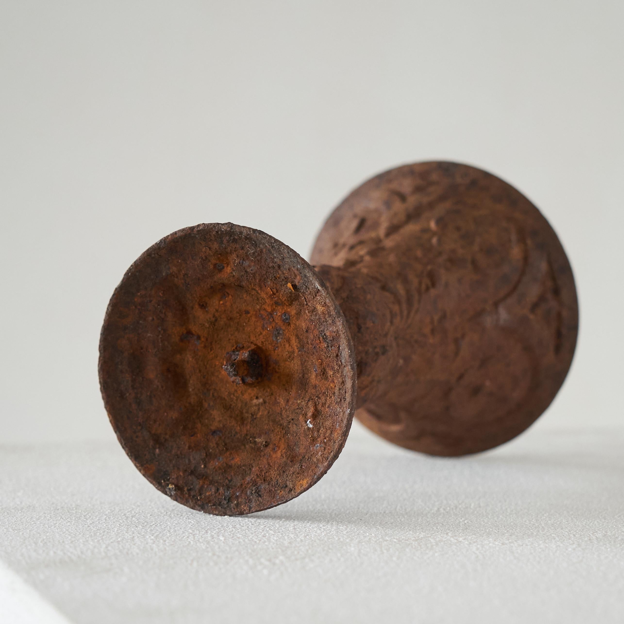Ferro Antico vaso in stile Wabi Sabi in ferro patinato in vendita