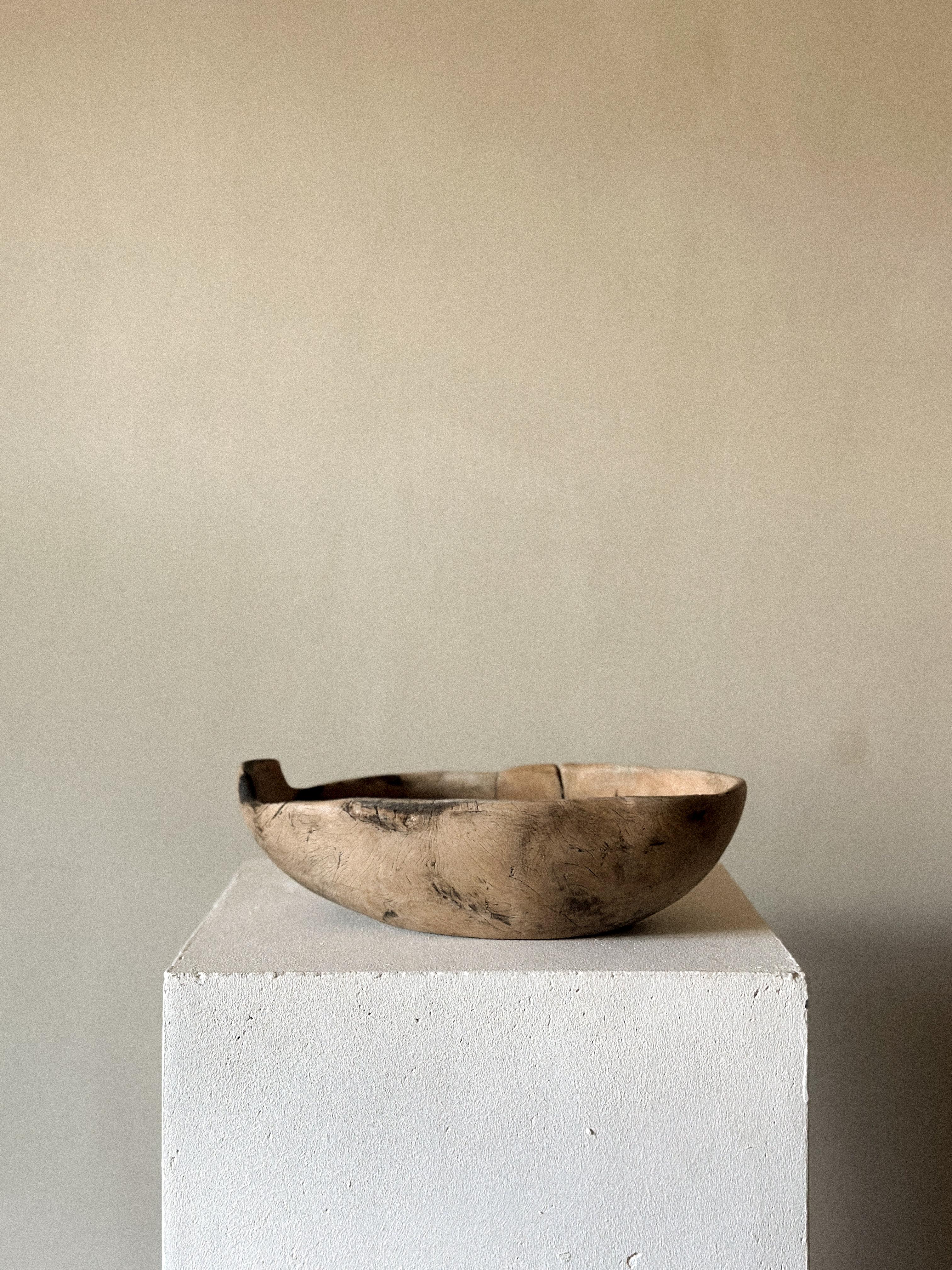 A wonderfil antique wabi sabi wooden root bowl with beautiful patina from age and use. 