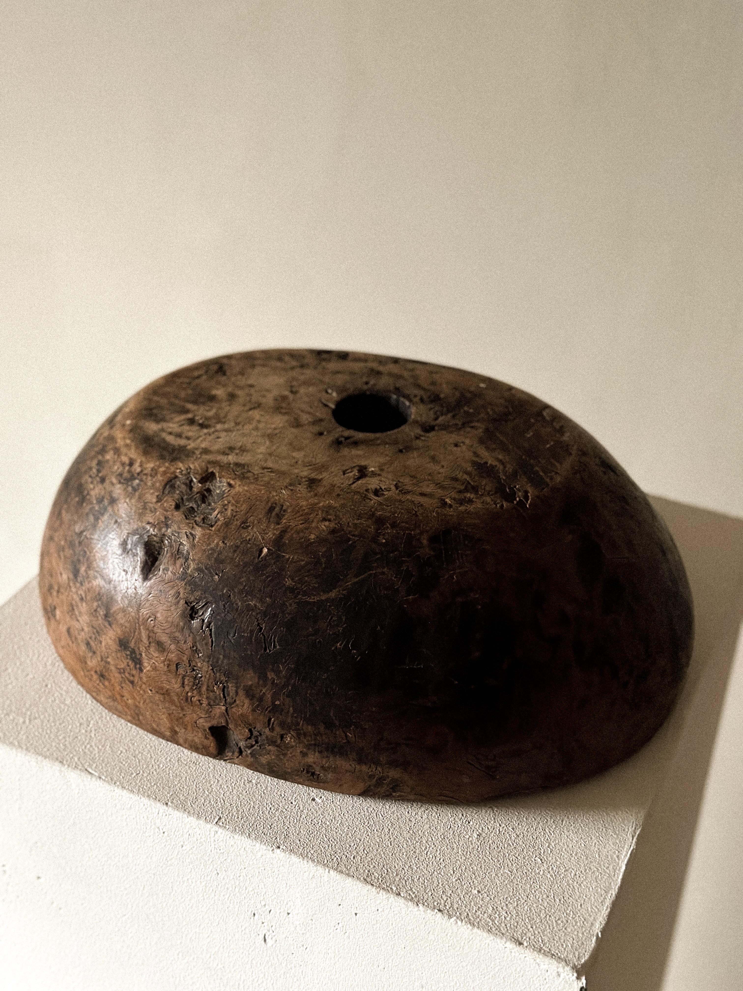 Antique Wabi Sabi Wooden Root Bowl, Scandinavia c. 1800s In Good Condition For Sale In Hønefoss, 30