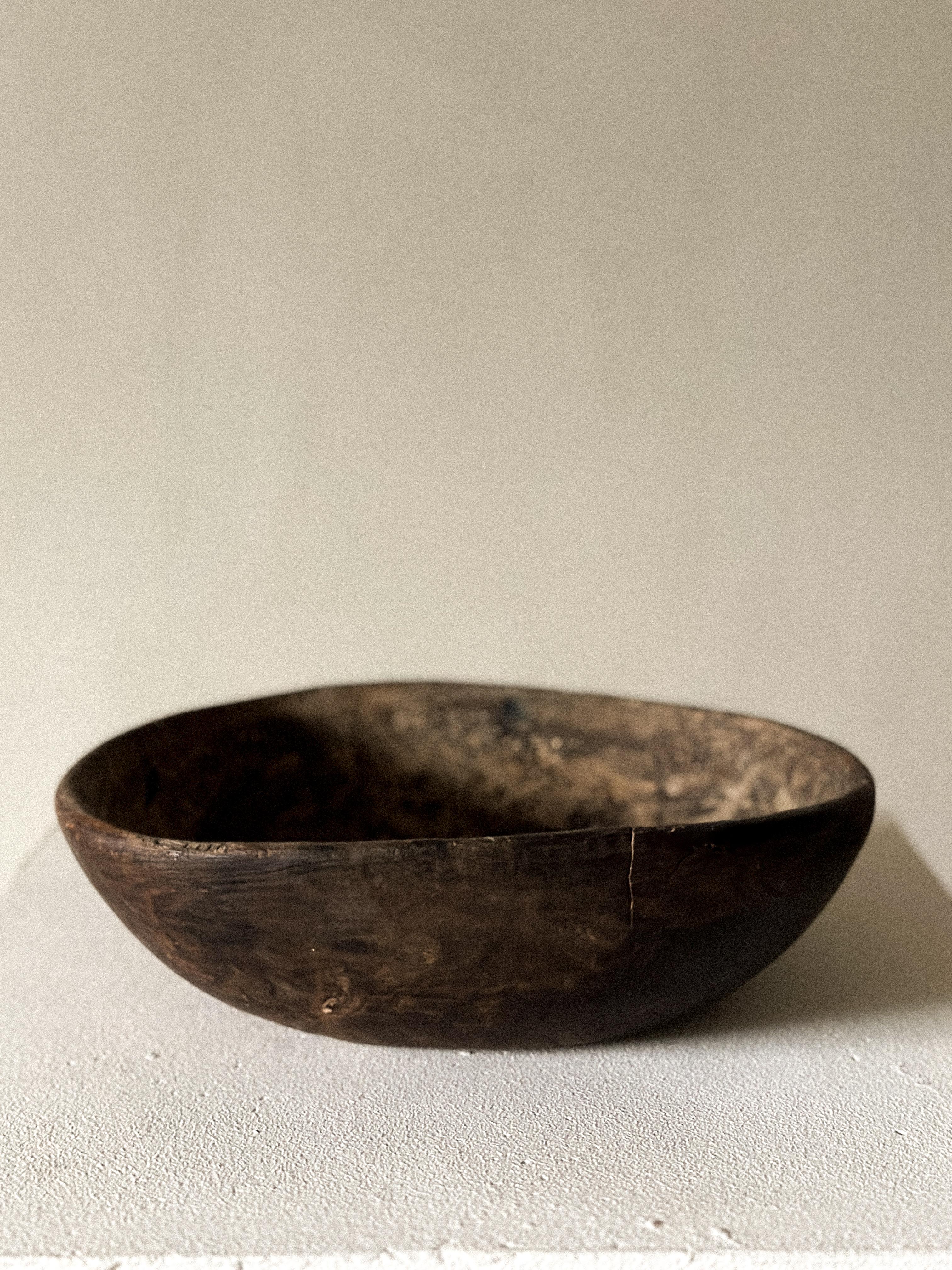 Antique Wabi Sabi Wooden Root Bowl, Scandinavia c. 1800s In Good Condition For Sale In Hønefoss, 30
