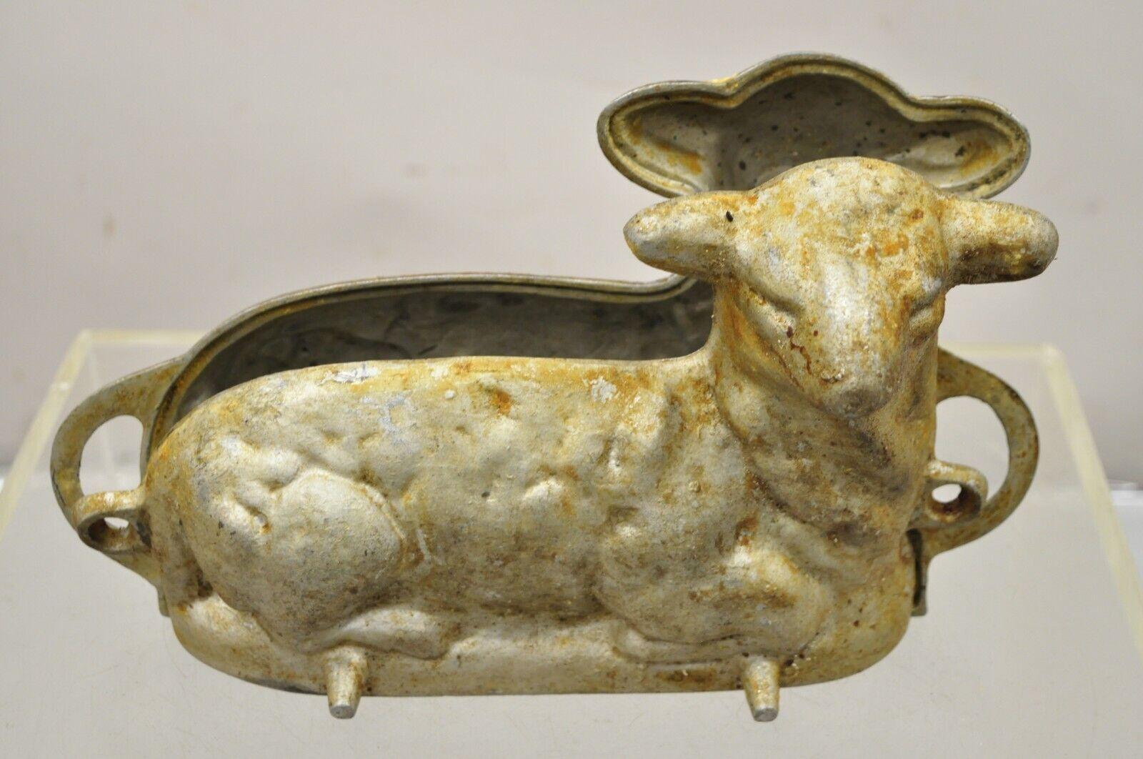 Antique Wagner Cast Aluminum Figural Lamb Metal Chocolate Cake Pan Mild In Good Condition For Sale In Philadelphia, PA