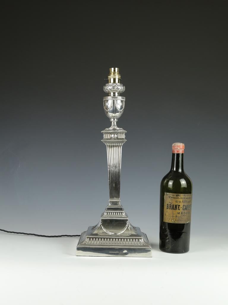 Britannico Lampada da tavolo antica Walker & Hall 1892 placcata in argento in vendita