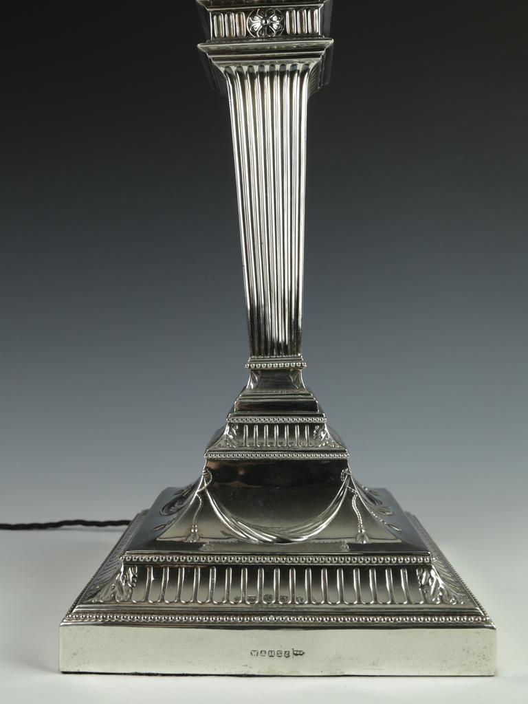 Lampada da tavolo antica Walker & Hall 1892 placcata in argento in vendita 3