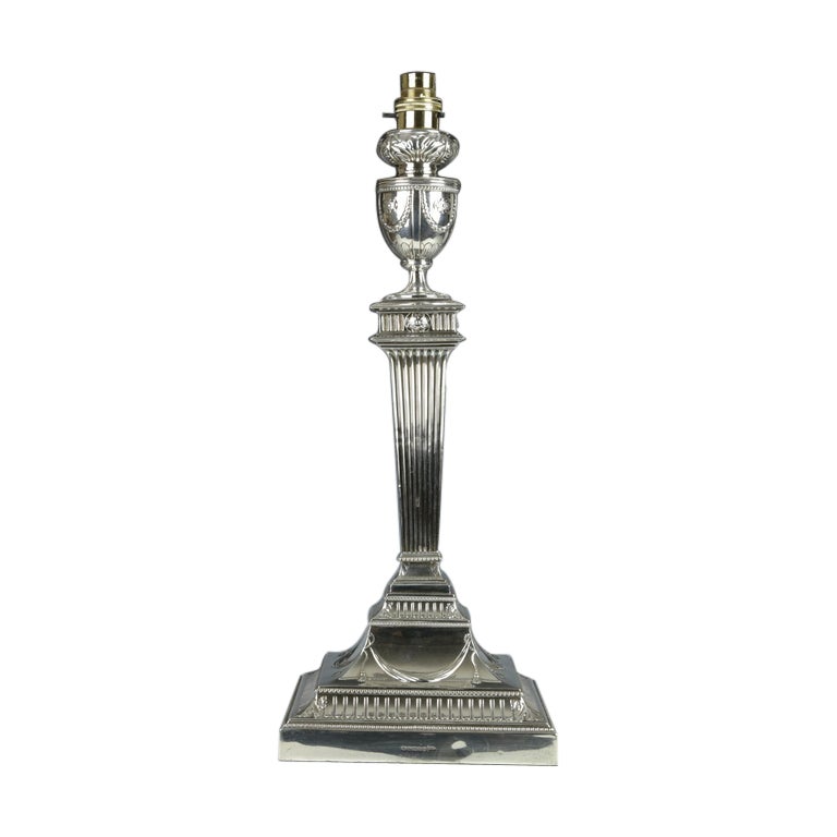 Antike Walker & Hall 1892 Versilberte Tischlampe im Angebot