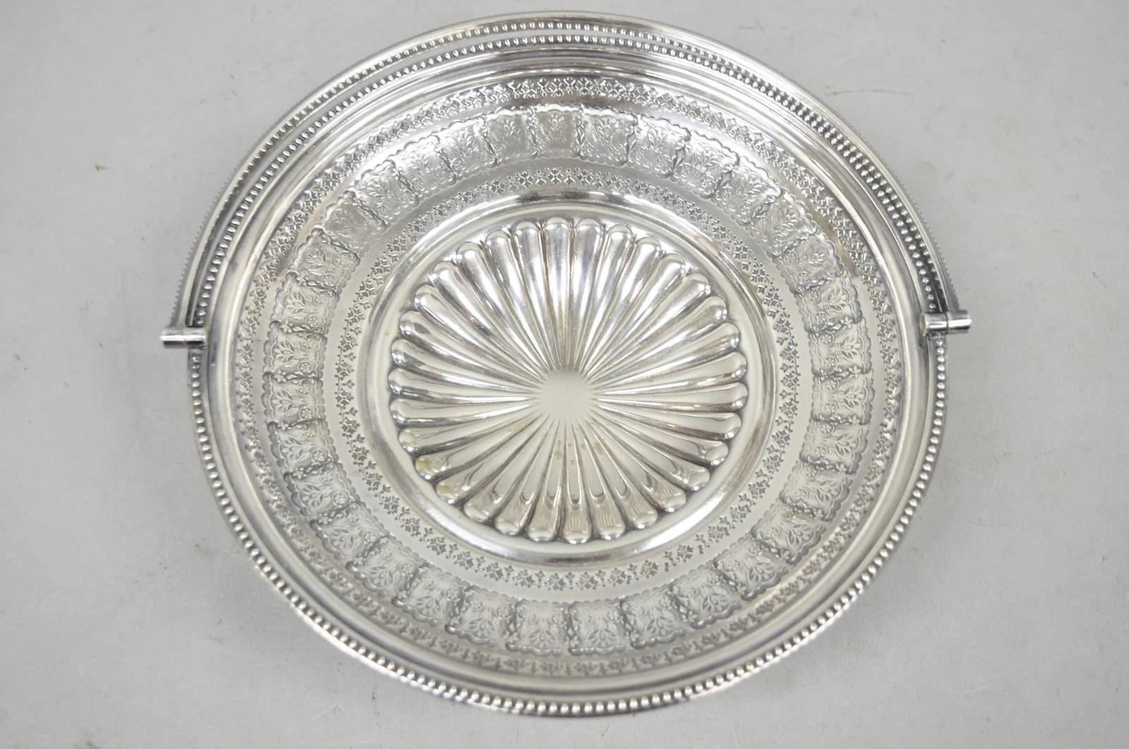 Victorien Antique Walker & Hall Silver Plated Swing Handle Pedestal Fruit Bride's Basket en vente