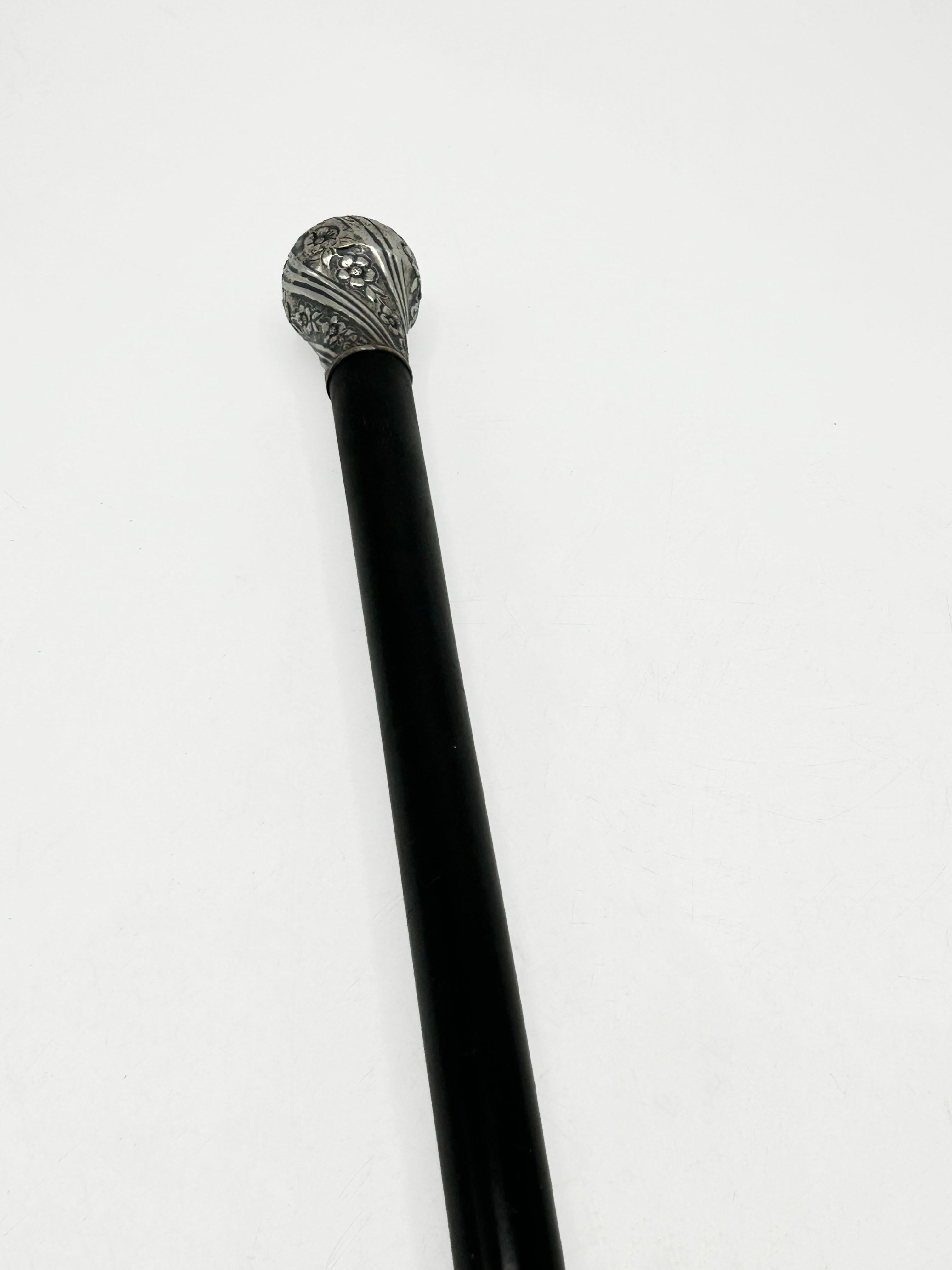 Antique Walking Stick with 925 Sterling Silver Handle, Early 20th Century Hecho a mano en venta