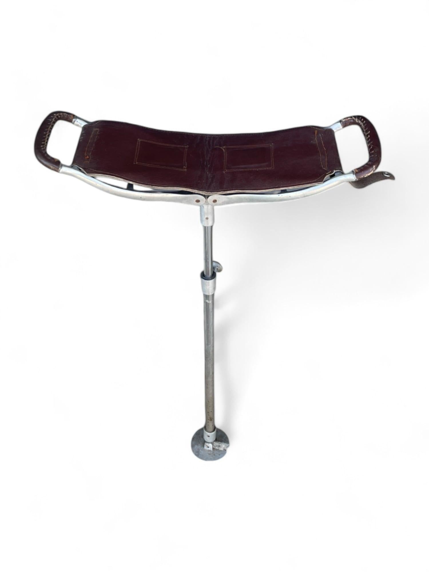 Walking Stick with Seat

Measurements: H. 89 cm / seat dimensions: 15 x 44 cm - H. 74 cm
Era: early 1900s
Origin: Germany
Wood: Metal and leather

Description

Special walking stick, in metal, telescopic.
The upper part, equipped with a wide leather