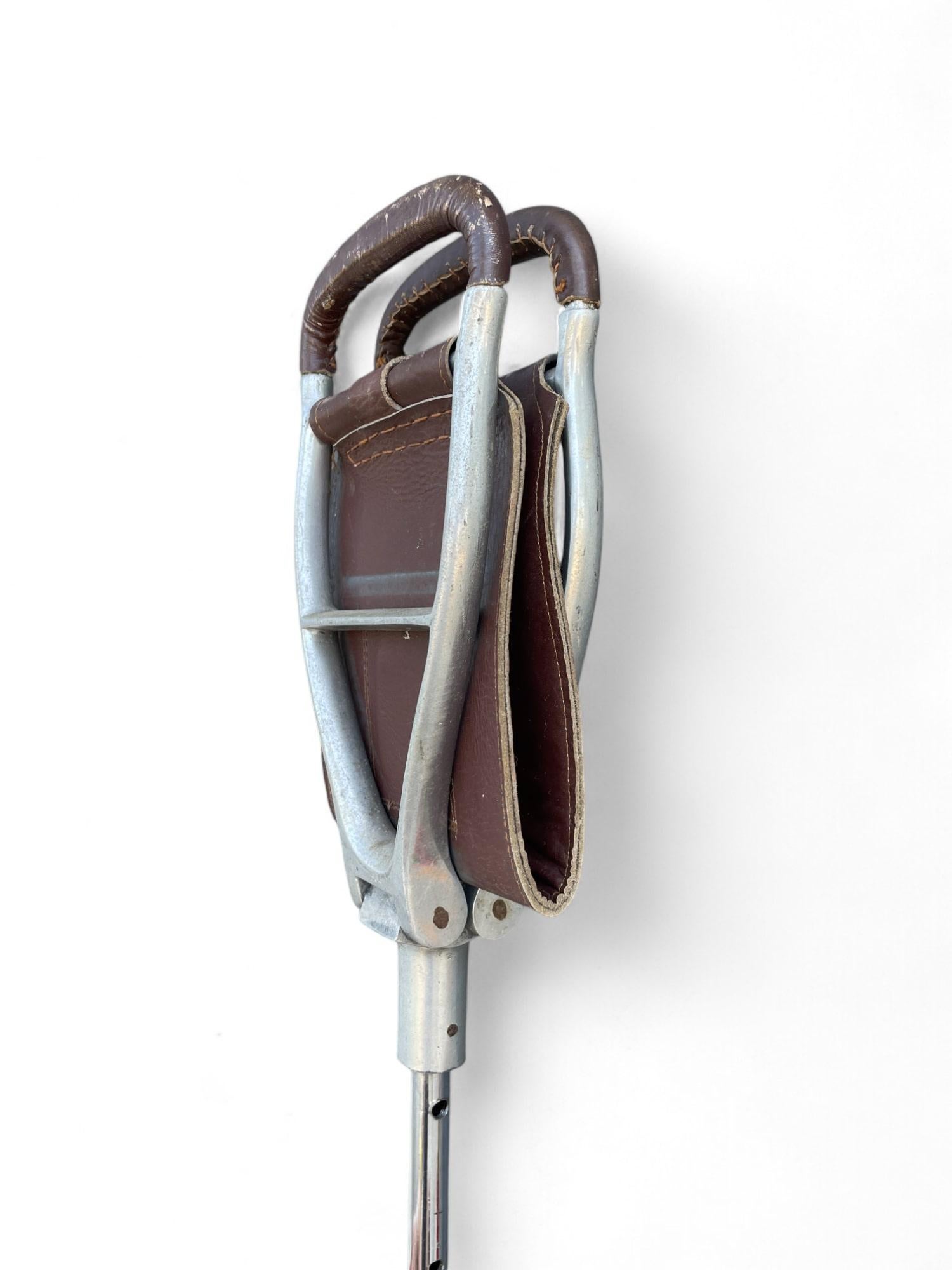 Chestnut Antique Walking Stick with Seat For Sale