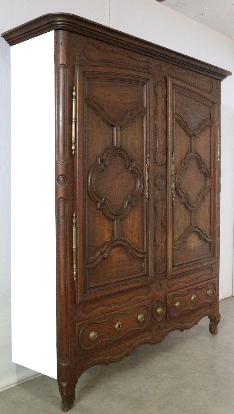 Provincial français Antique Wall Cabinet Armoire 18th Century French Faux Front Wardrobe Carved Oak