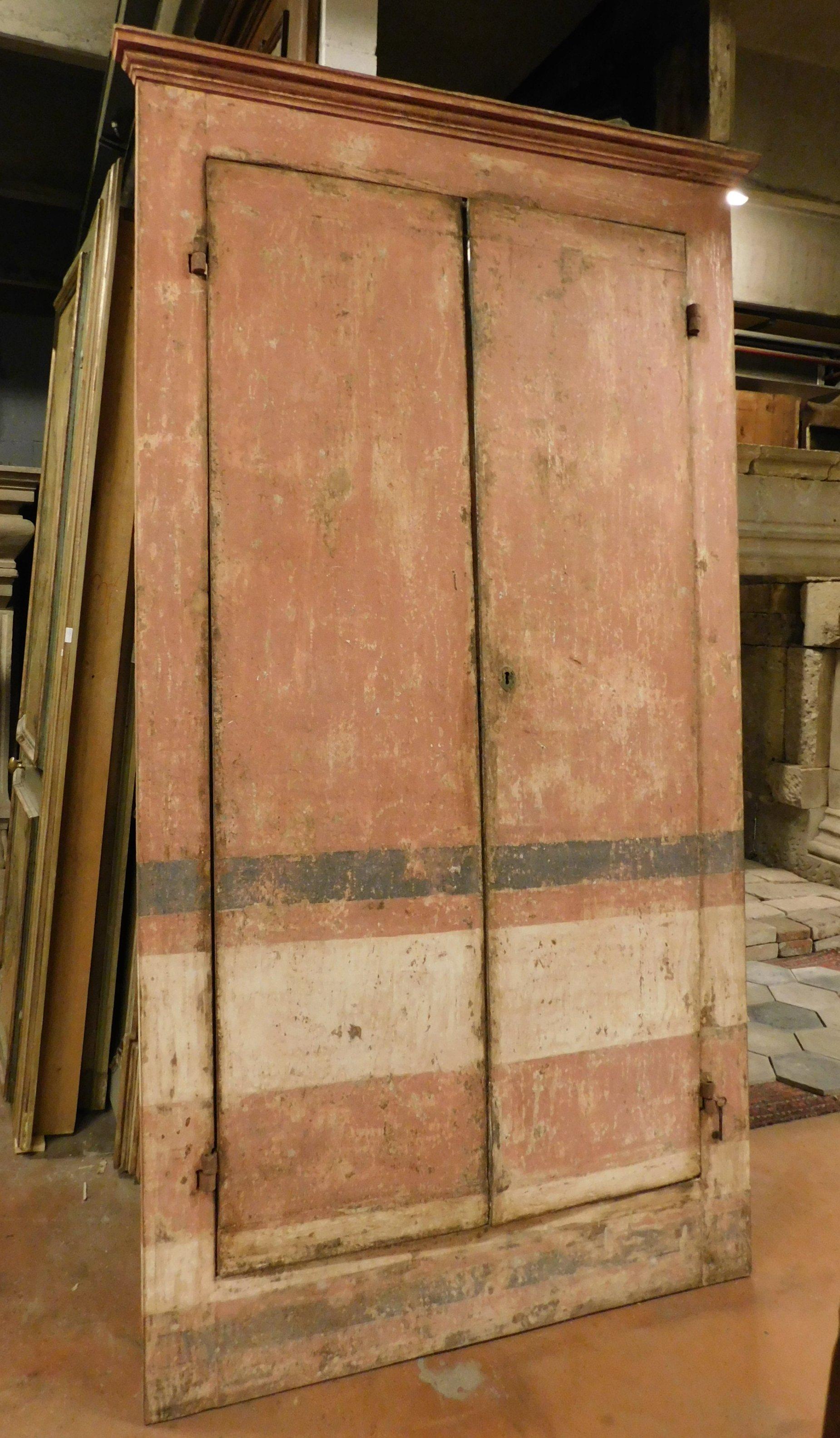 Antique wall cabinet, placard, lacquered cupboard with texture that imitated the upholstery of the house, original painted and patinated both front and back, different texture, built entirely by hand in the 18th century for an important building in