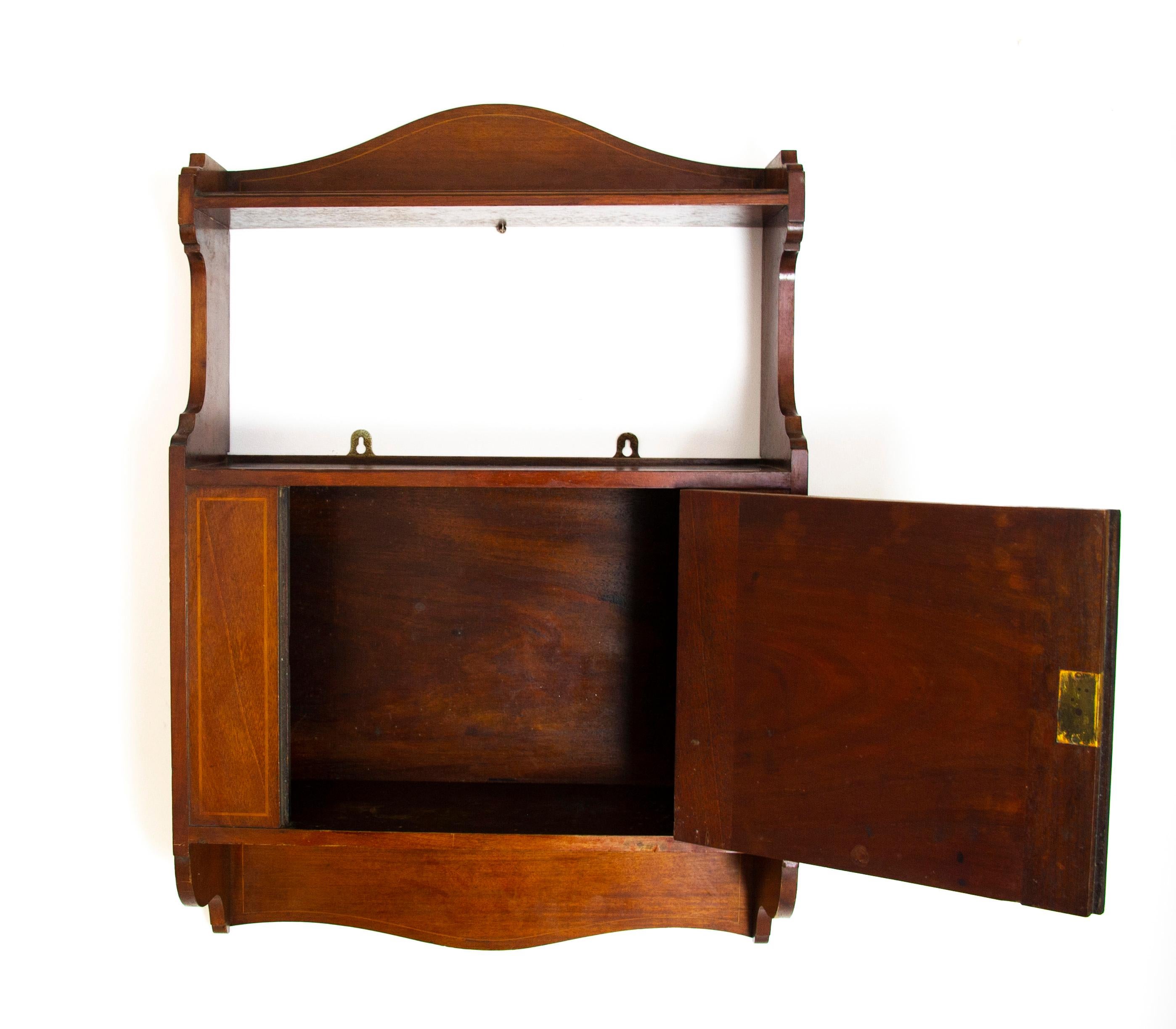 Antique Wall Cabinet, Scottish Walnut Hanging Wall Cabinet, Scotland 1910, B1369 In Good Condition In Vancouver, BC