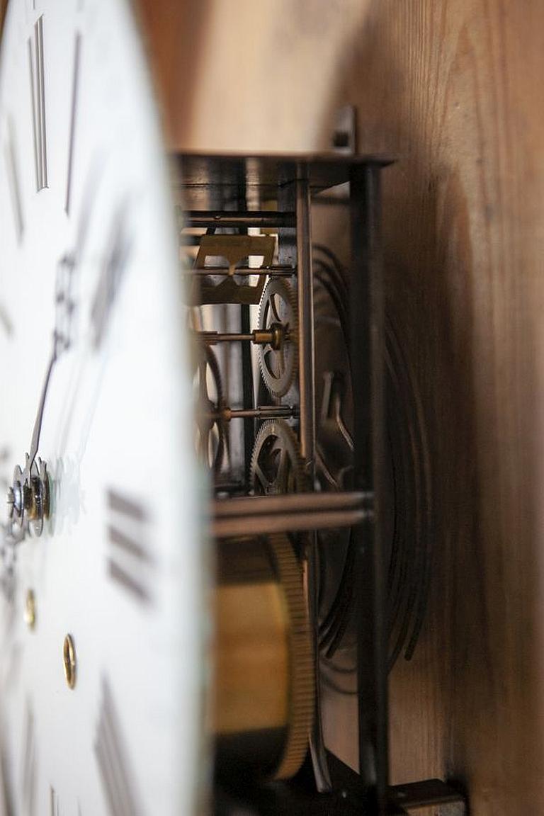 Reloj de pared antiguo del periodo de entreguerras en venta 1