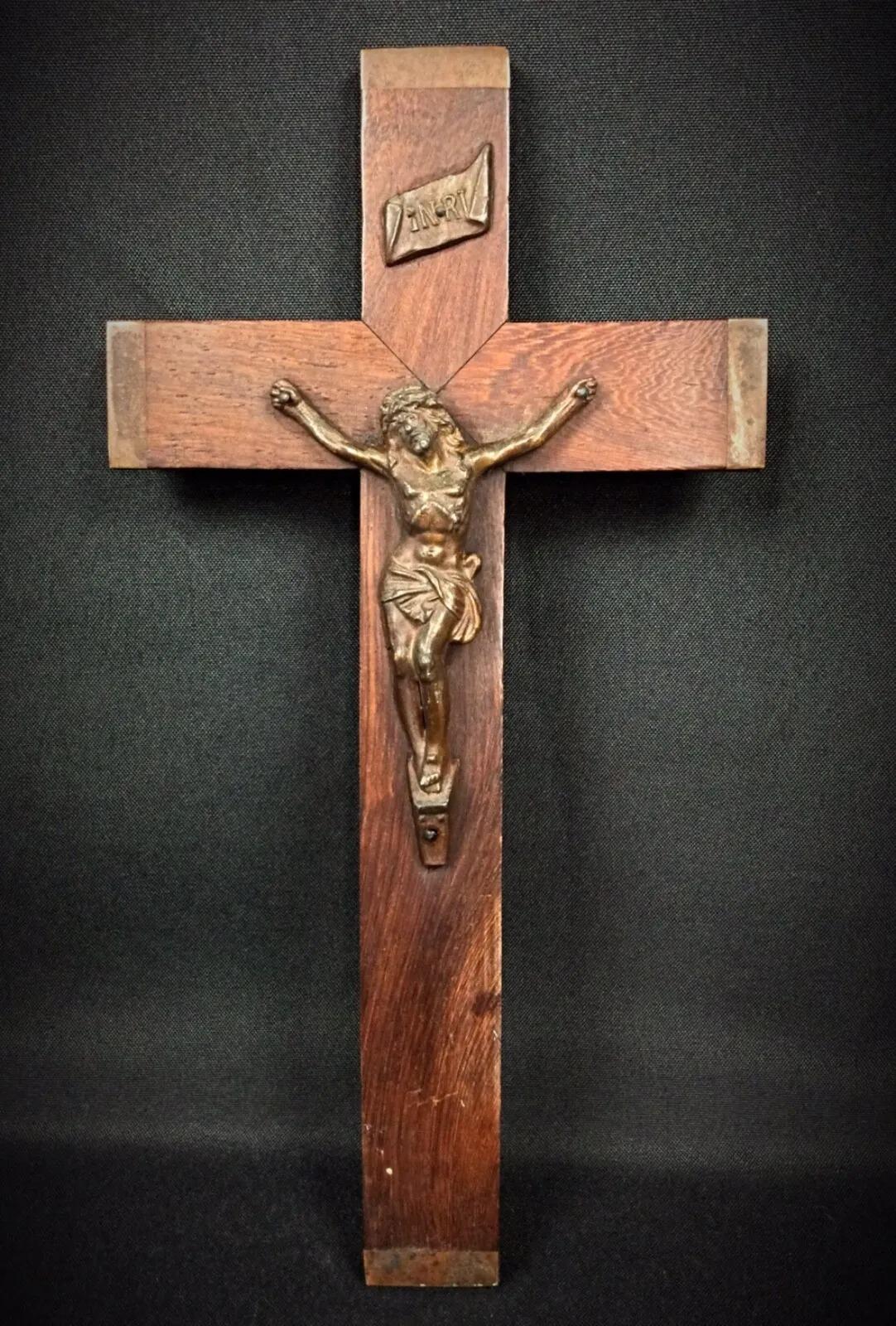 Metal Antique Wall Crucifix in Wood and Regule – Esoteric Religious Art - 2Y271 For Sale