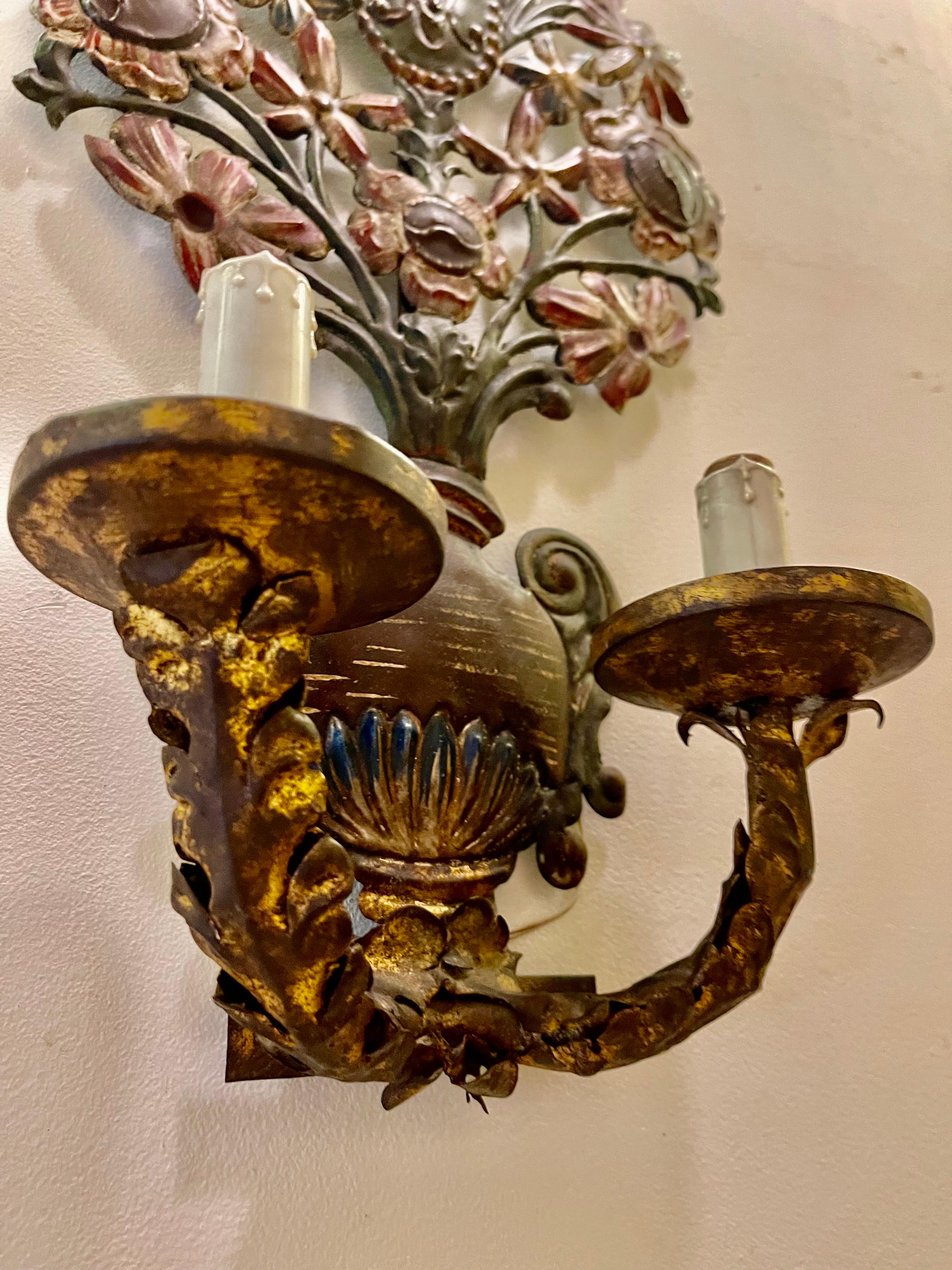 Antique wall lighting flowers metal paint and gilt gold For Sale 2