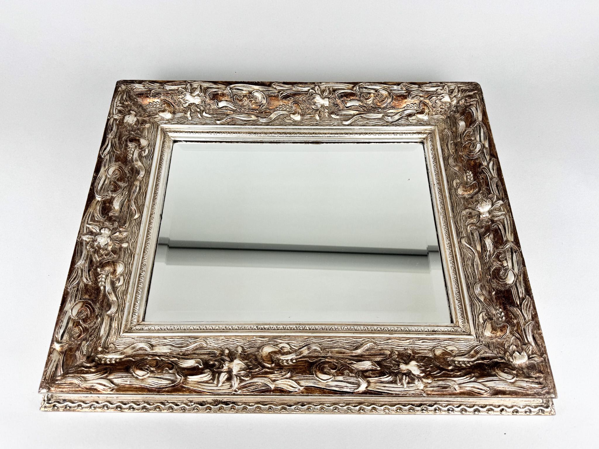 Milieu du XXe siècle Miroir mural ancien avec facettes, France en vente