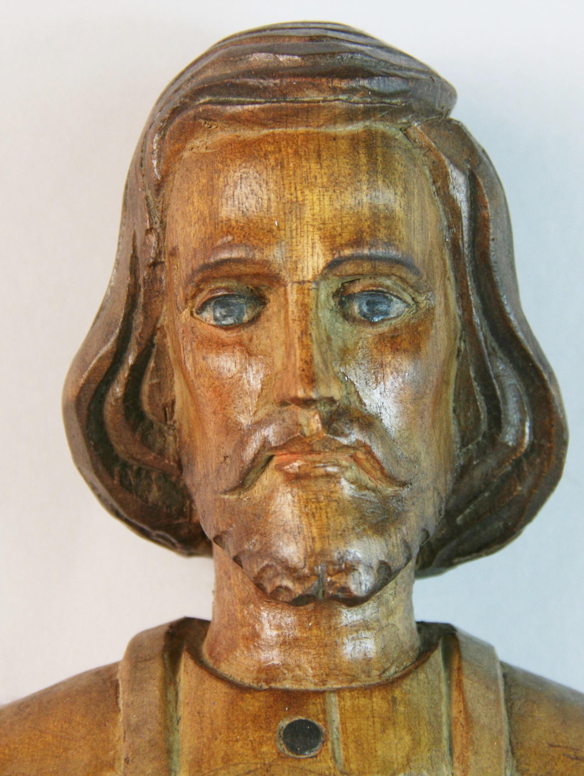 Sculpture murale ancienne du Christ représenté en tant que charpentier en vente 5