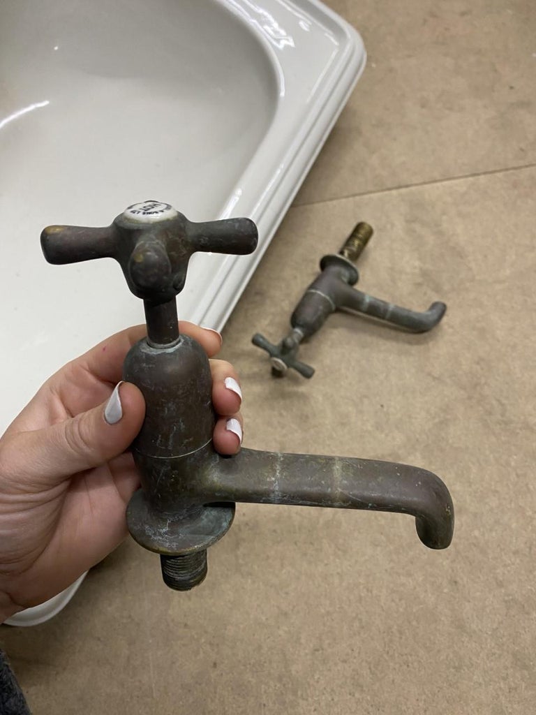 Antique Wall Mounted Wash Basin For Sale at 1stDibs