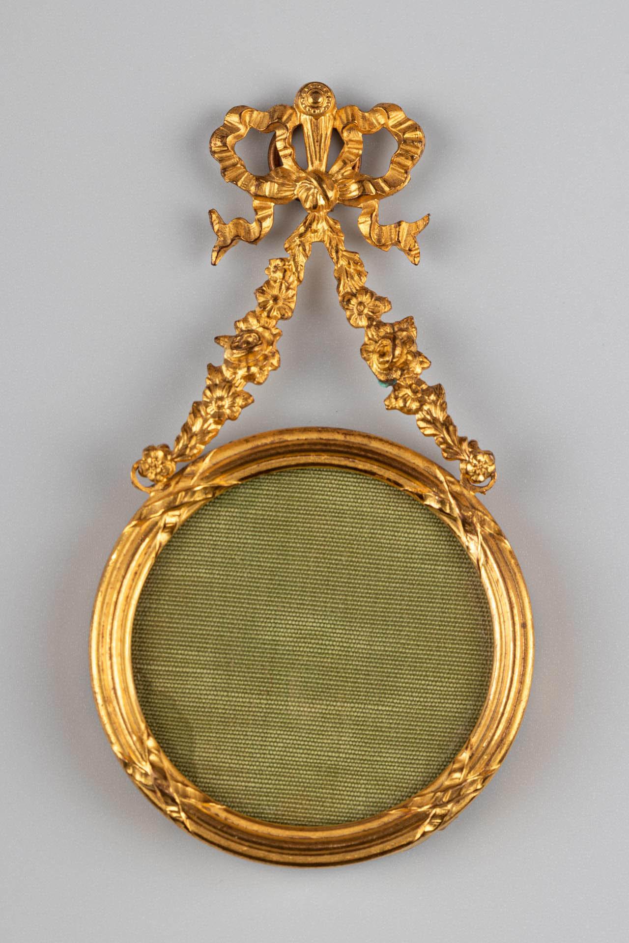 Antique Wall Picture Frame, Louis XVI. Style, Hanging Photo, France, 5 x 5 cm In Good Condition For Sale In Greven, DE