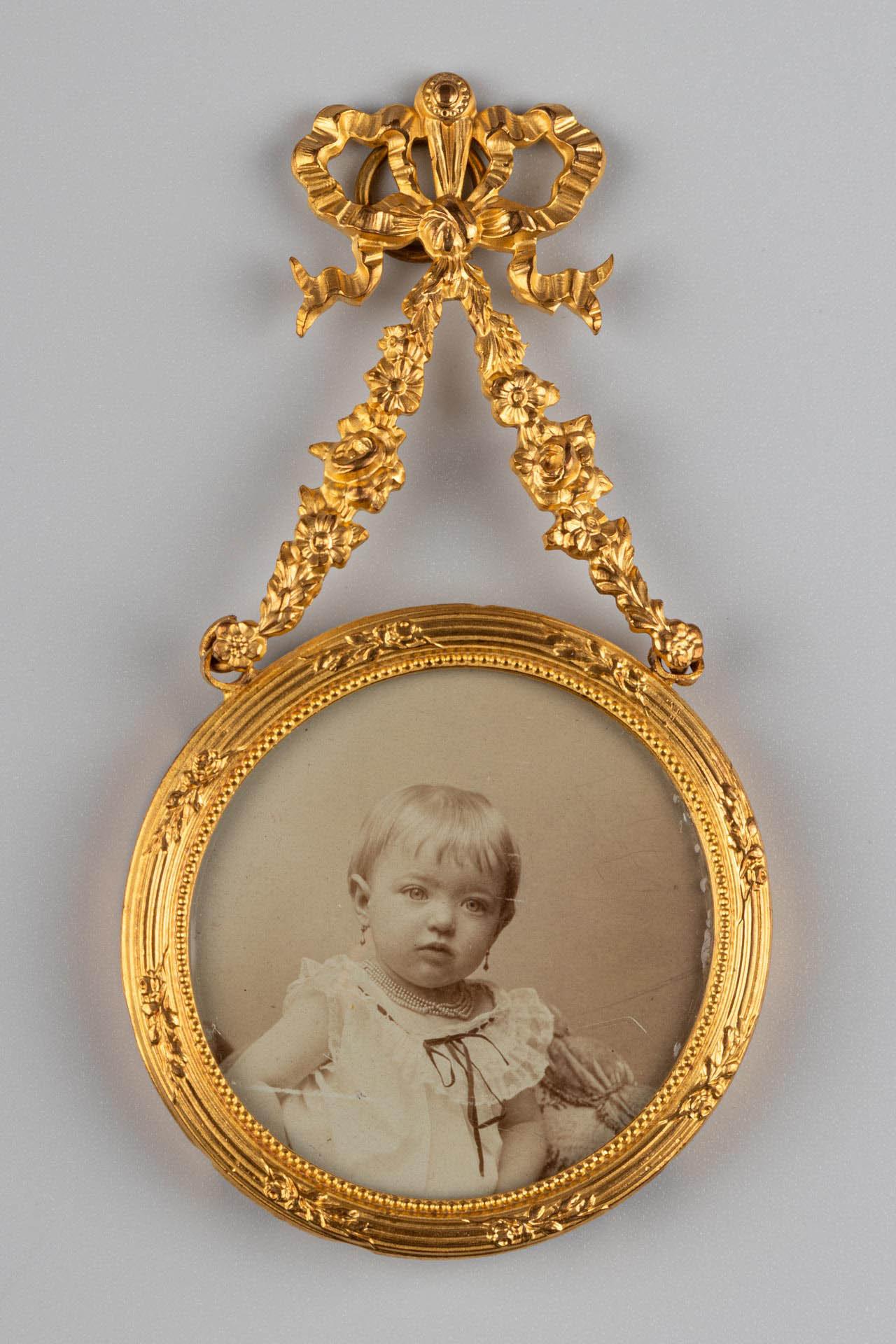 Brass Antique Wall Picture Frame, Louis XVI. Style, Hanging Photo, France, 5 x 5 cm For Sale