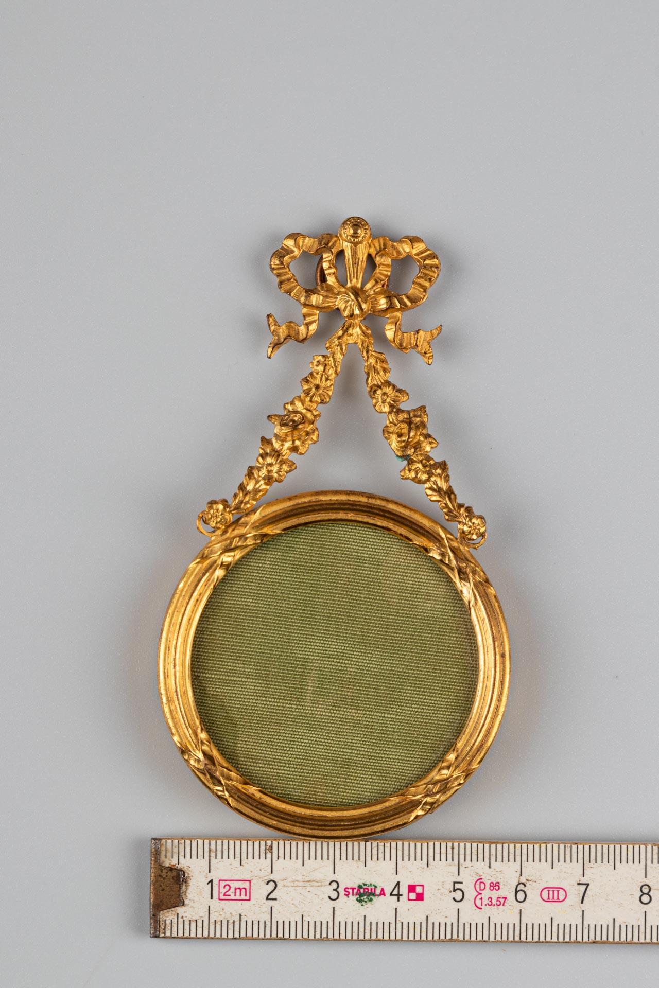 Antique Wall Picture Frame, Louis XVI. Style, Hanging Photo, France, 5 x 5 cm For Sale 1