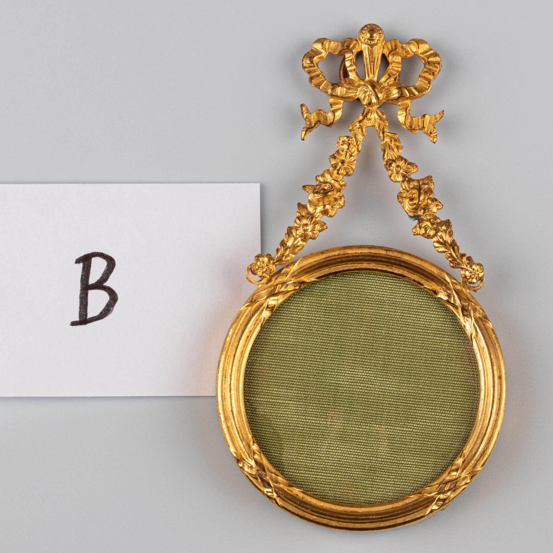 Antique Wall Picture Frame, Louis XVI. Style, Hanging Photo, France, 5 x 5 cm For Sale 2