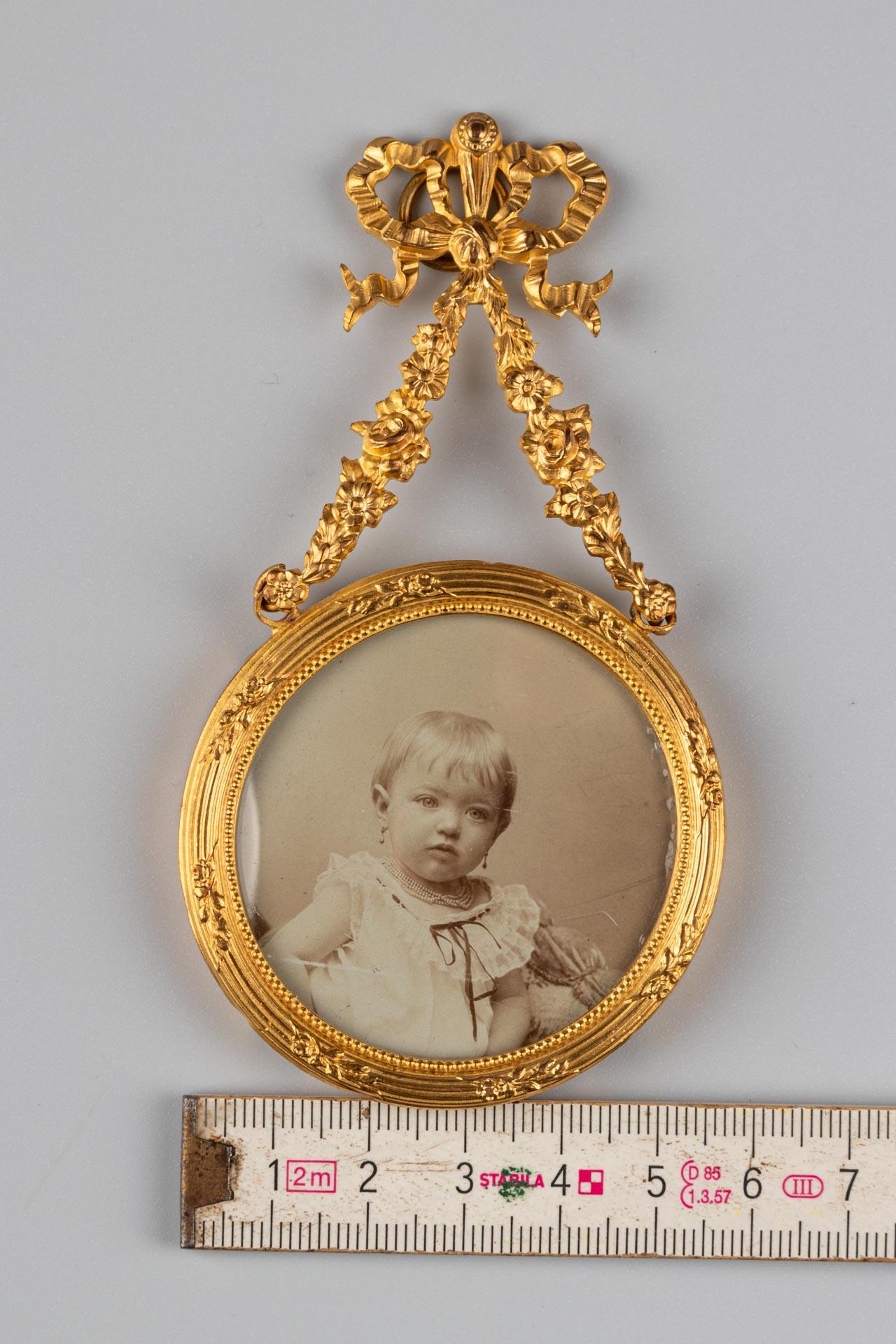 Antique Wall Picture Frame, Louis XVI. Style, Hanging Photo, France, 5 x 5 cm For Sale 2