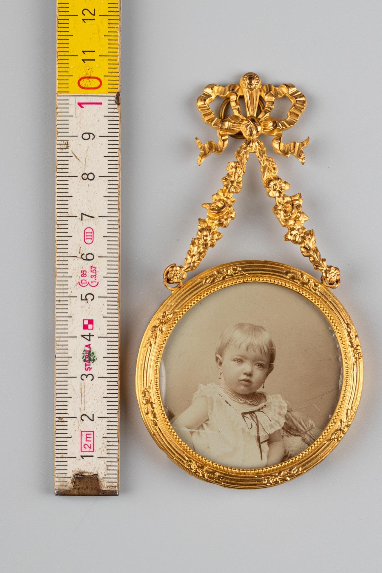 Antique Wall Picture Frame, Louis XVI. Style, Hanging Photo, France, 5 x 5 cm For Sale 3