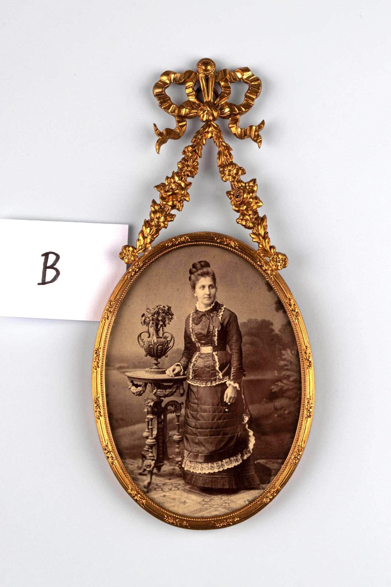 Ottone Cornice antica da parete, Luigi XVI. Stile, Foto da appendere, Francia, 9 x 12 cm in vendita