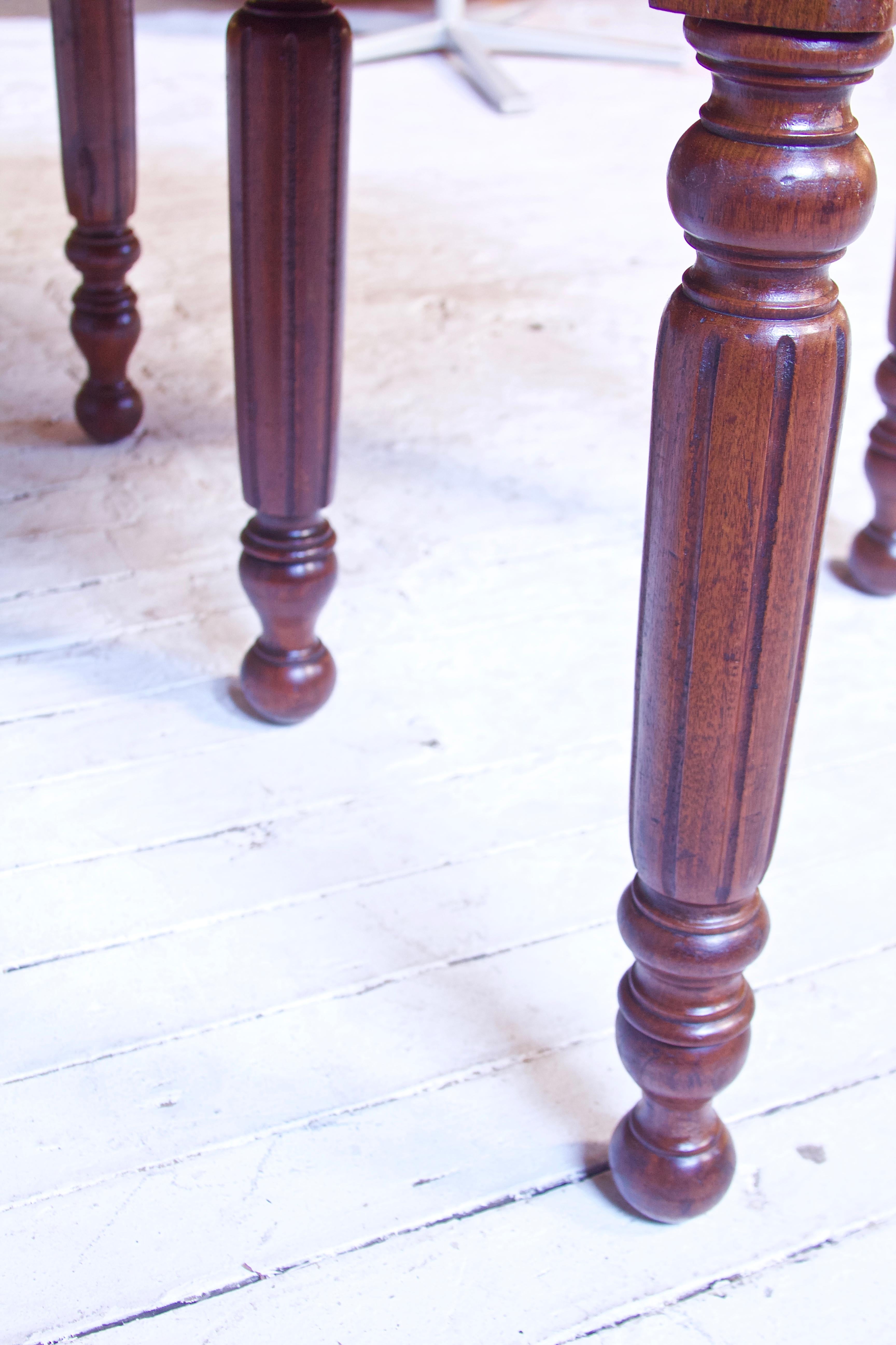 Antique Walnut 19th Century Extension Dining Table with Turned Legs, 1850s 2