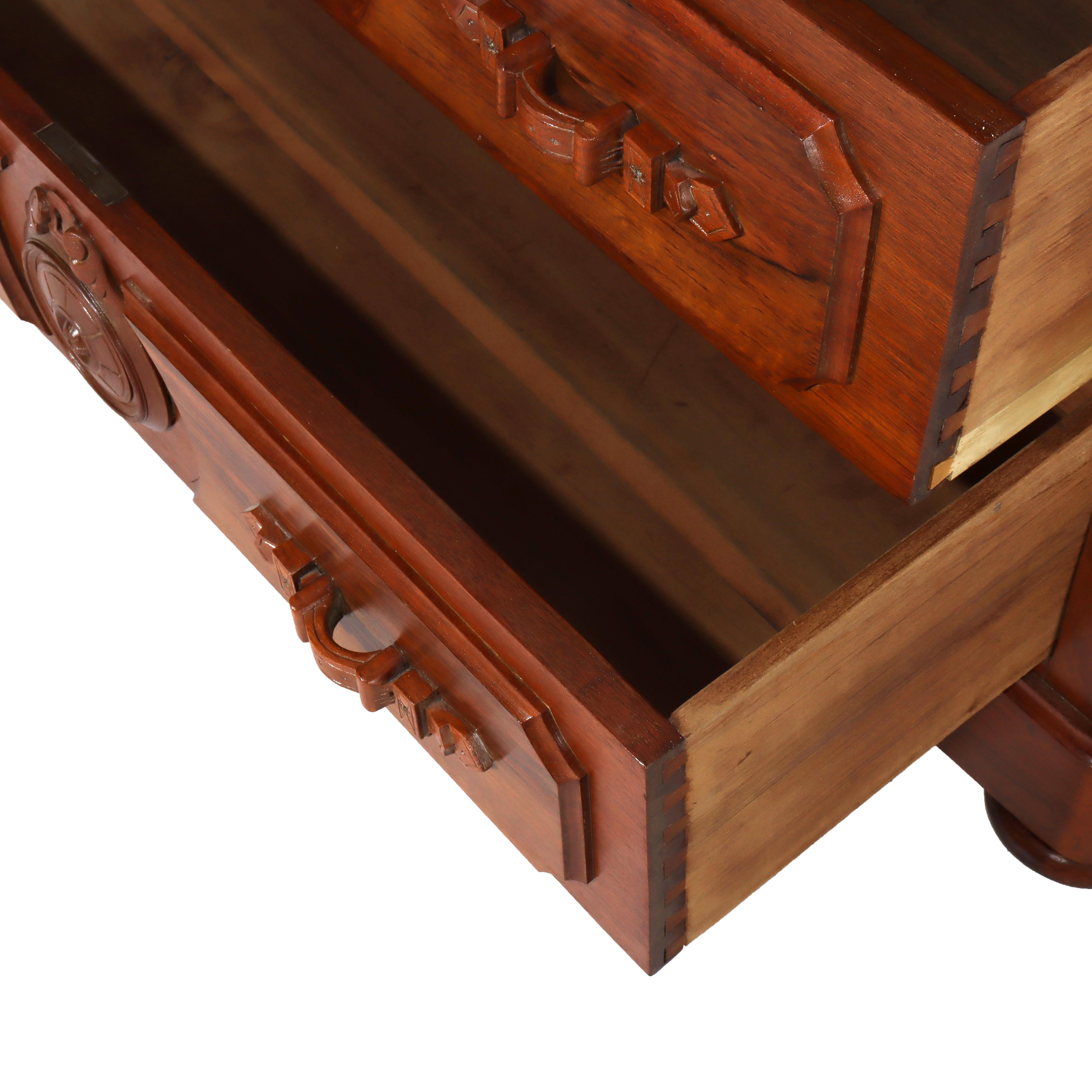 Antique Walnut 3-Drawer Marble Top Chest With Carved Medallions & Pulls c1890 en vente 5