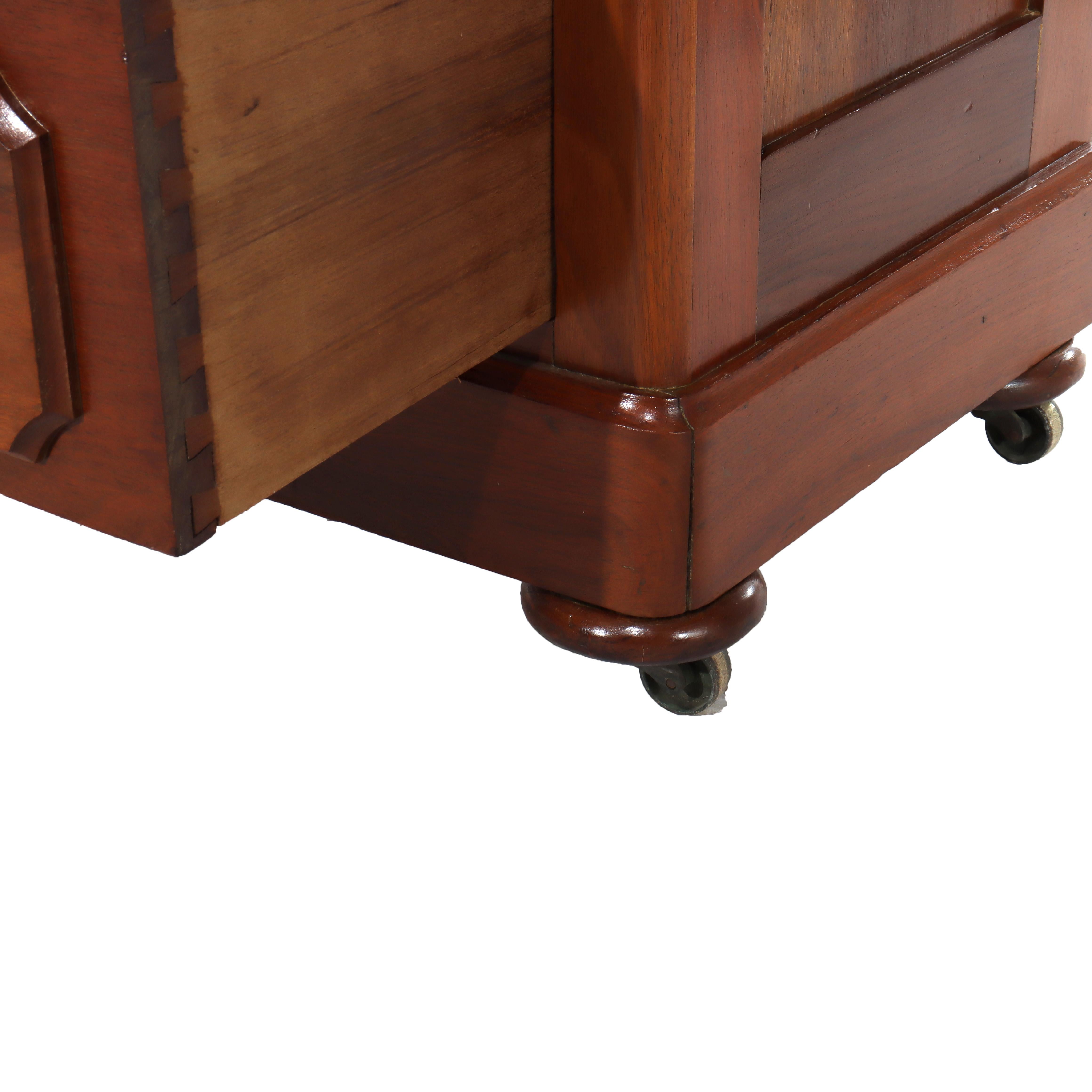 Antique Walnut 3-Drawer Marble Top Chest With Carved Medallions & Pulls c1890 en vente 4