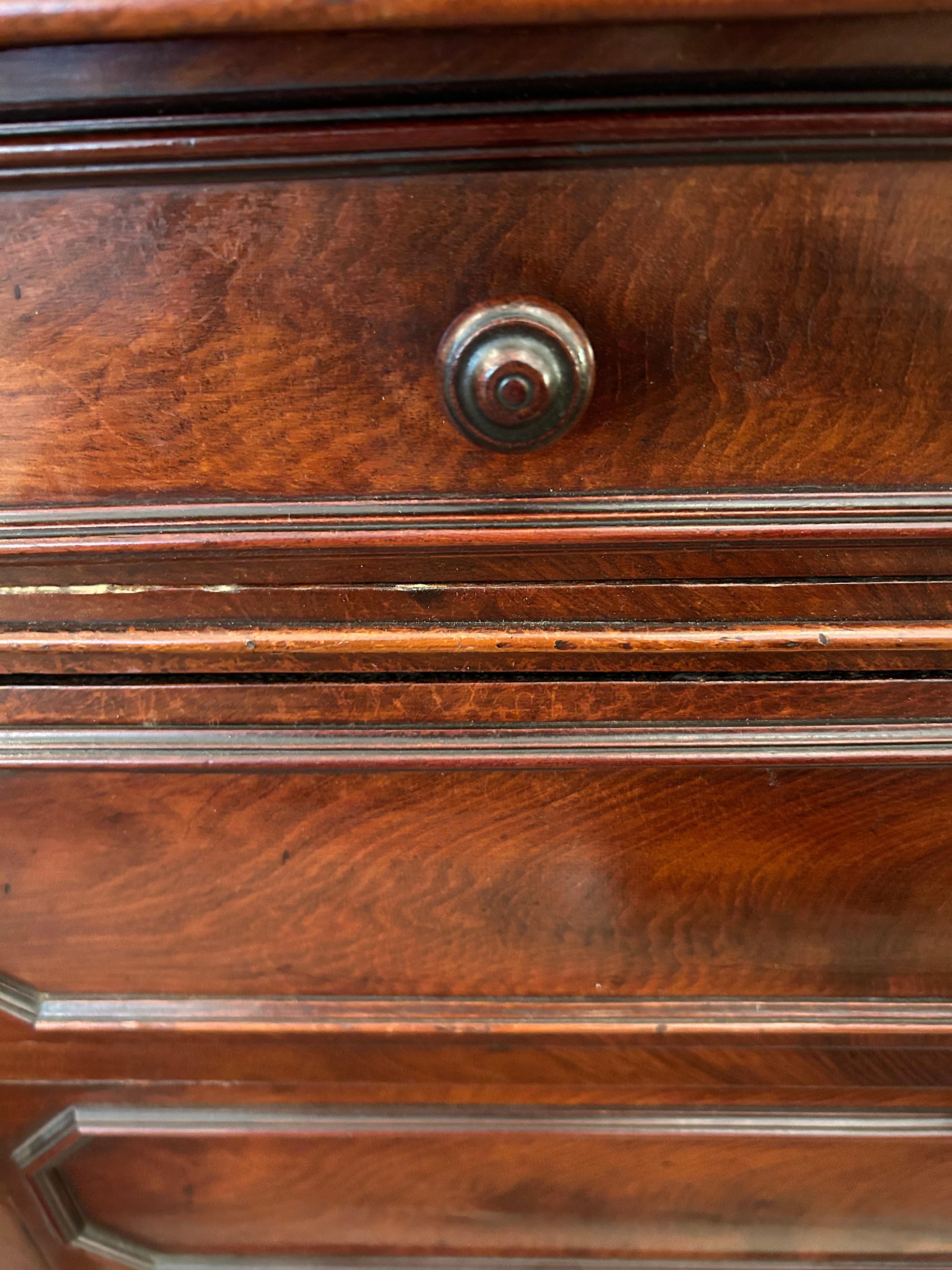 Antique Walnut 4 Drawer Commode with Original Key In Good Condition For Sale In Hopewell, NJ