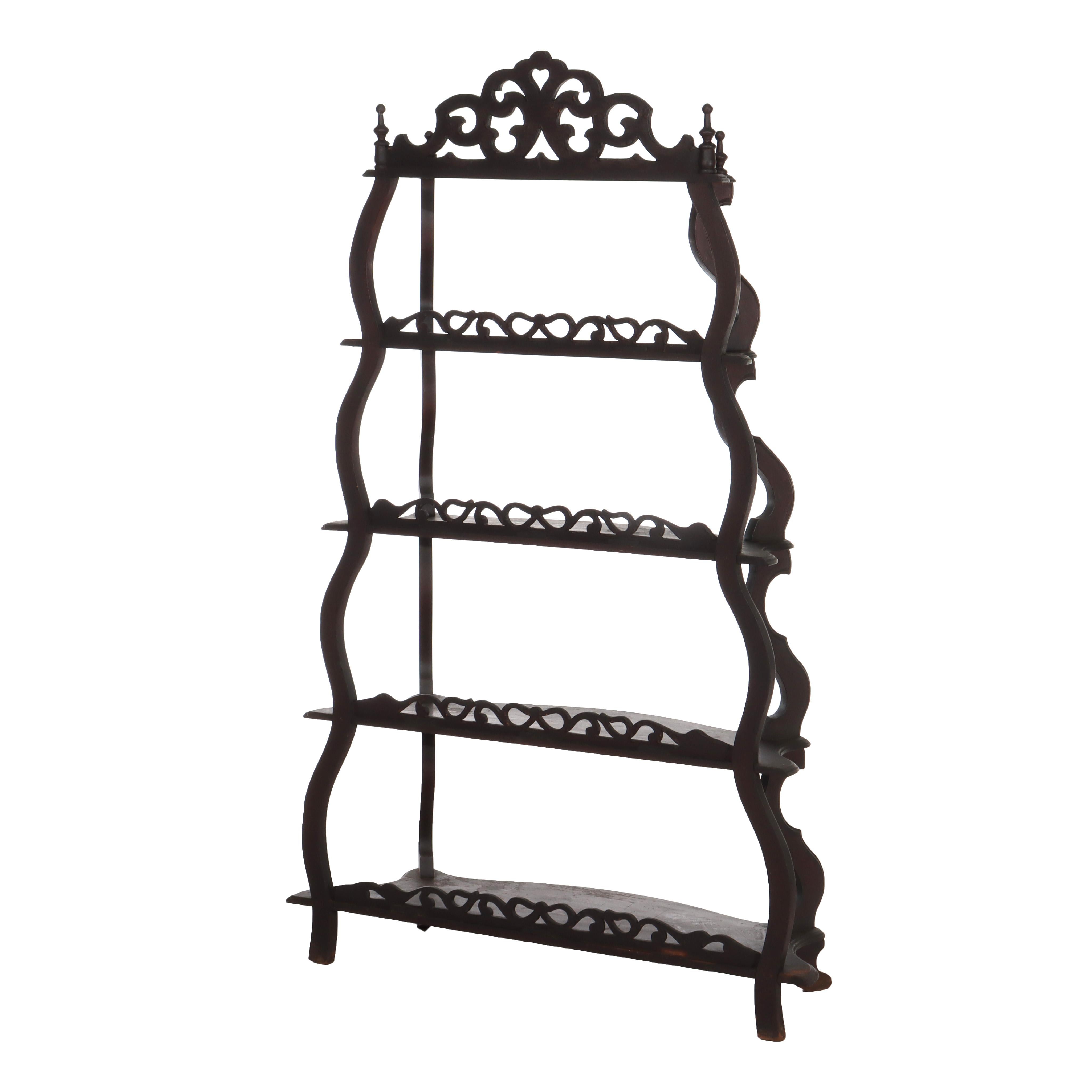 Estantería antigua de nogal de 5 baldas con calado recortado C1890 en venta 6