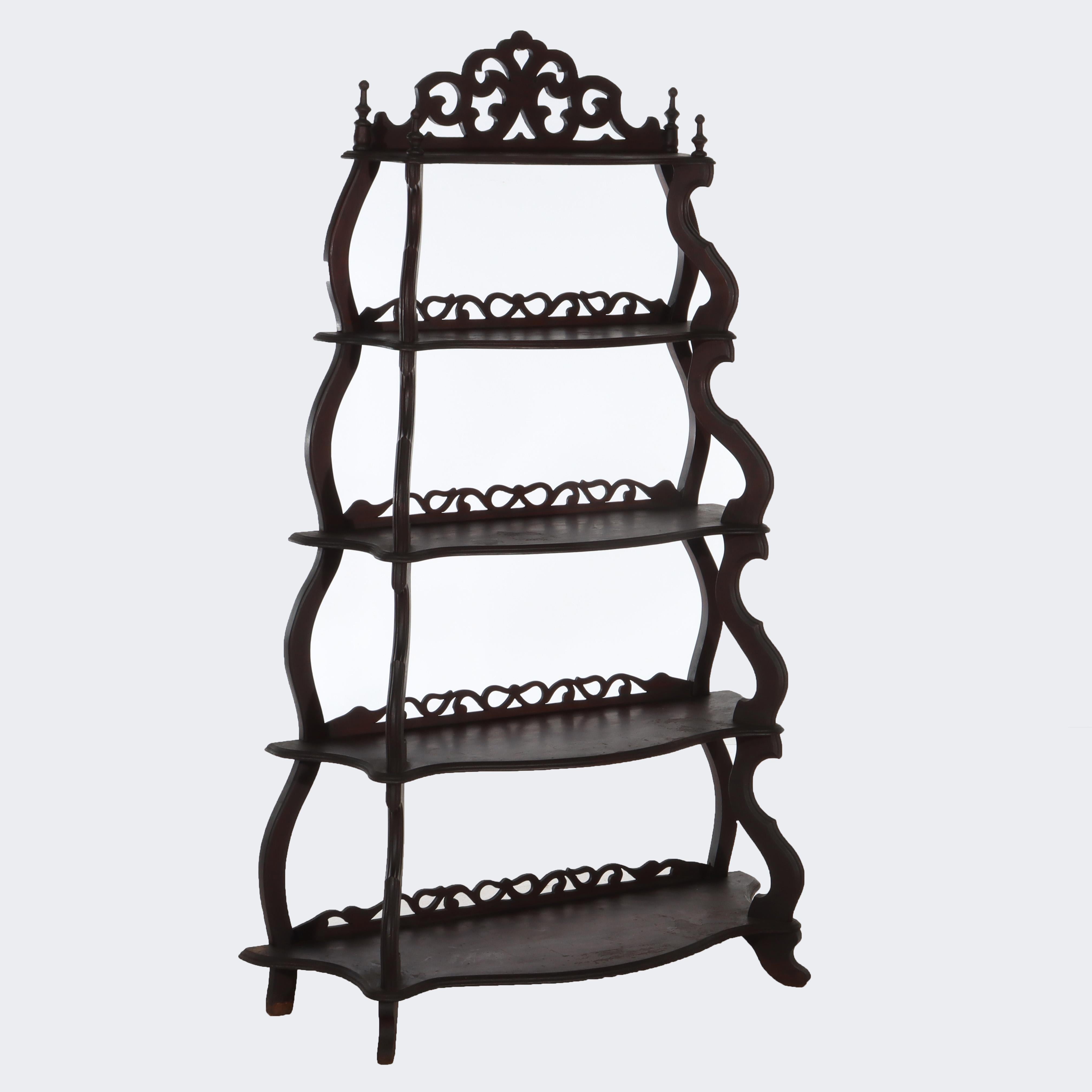 Estantería antigua de nogal de 5 baldas con calado recortado C1890 en venta 11