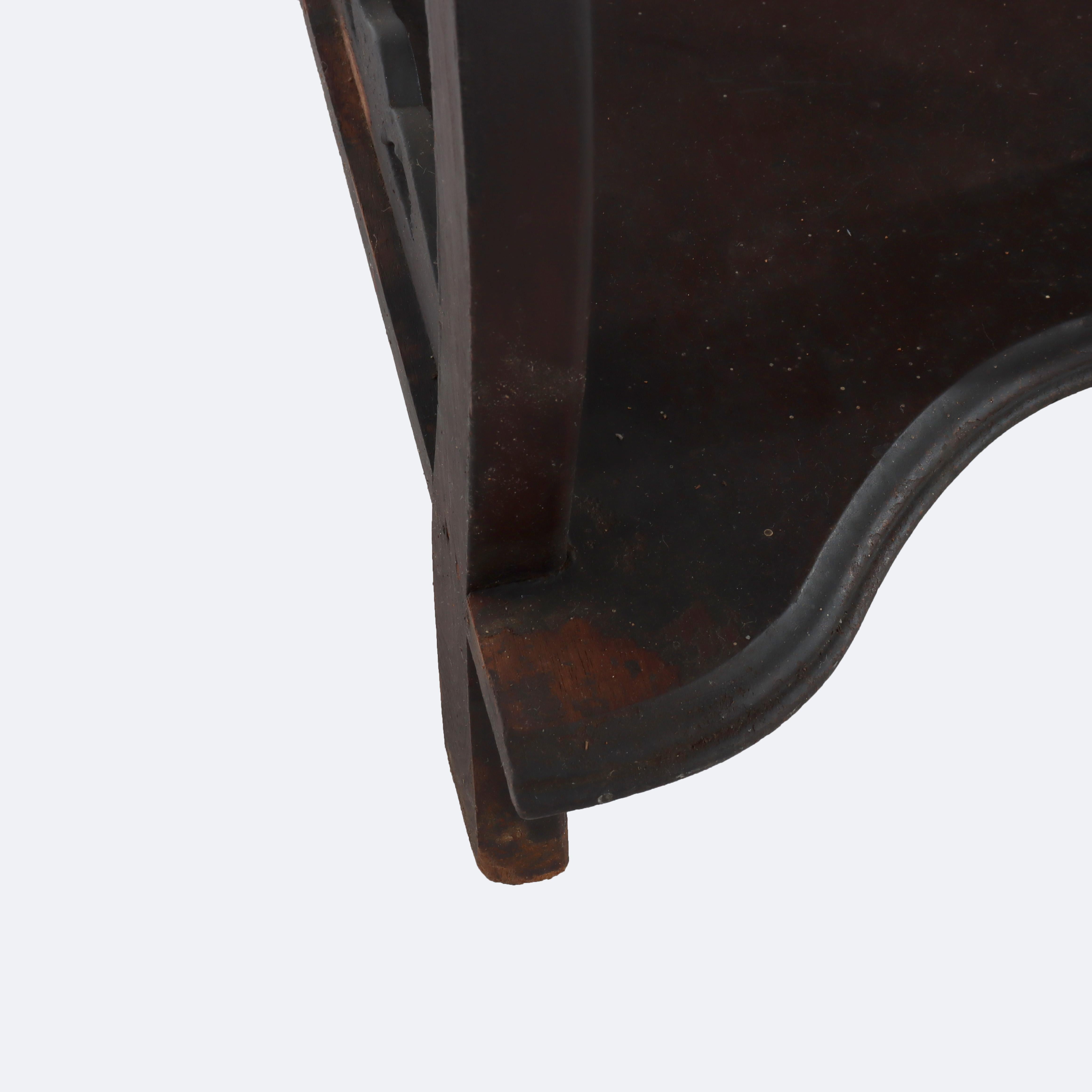 Estantería antigua de nogal de 5 baldas con calado recortado C1890 en venta 13