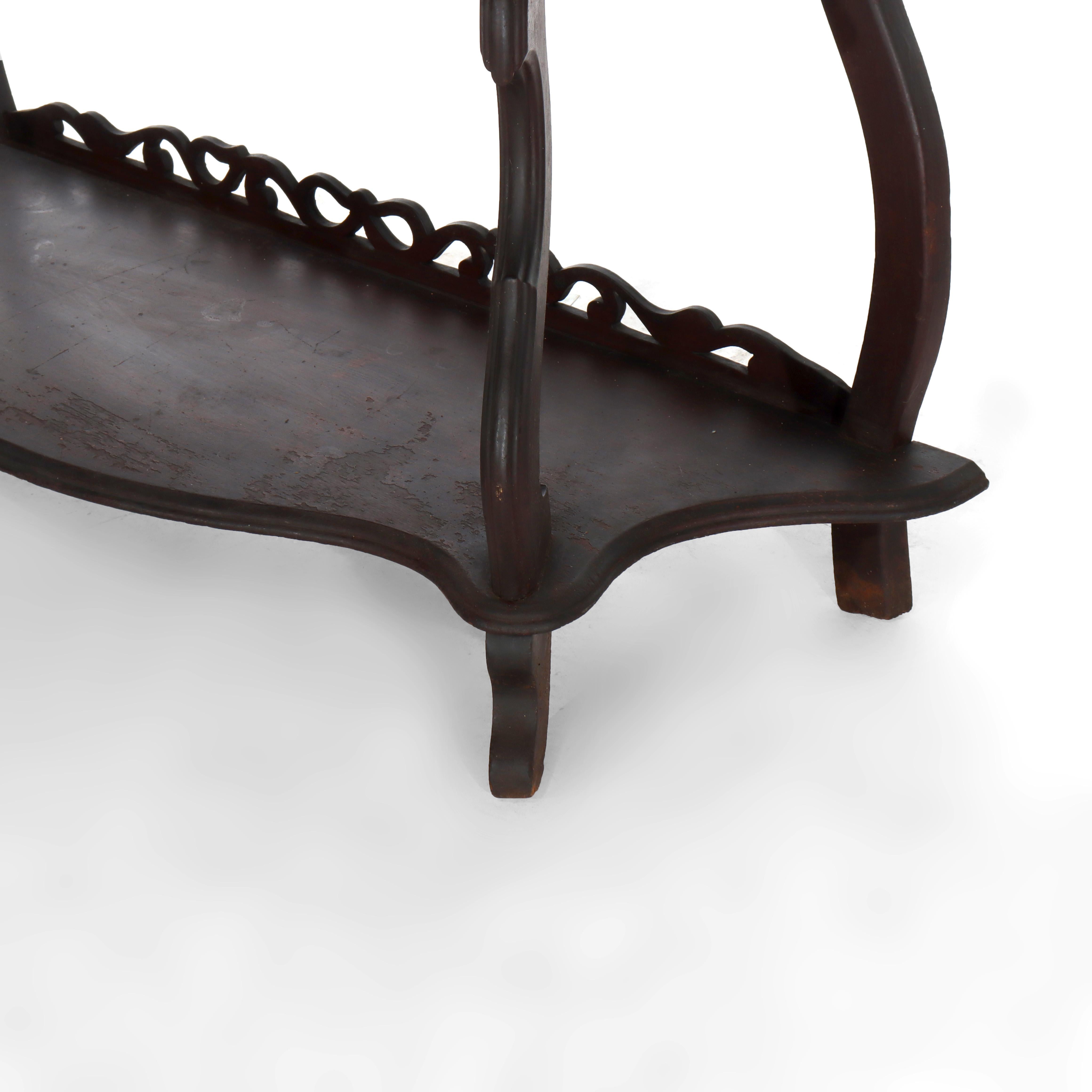 Estantería antigua de nogal de 5 baldas con calado recortado C1890 en Bueno estado para la venta en Big Flats, NY